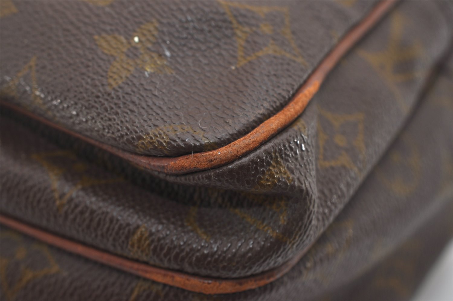 Authentic Louis Vuitton Monogram Nile Shoulder Cross Body Bag Old Model LV 0299J