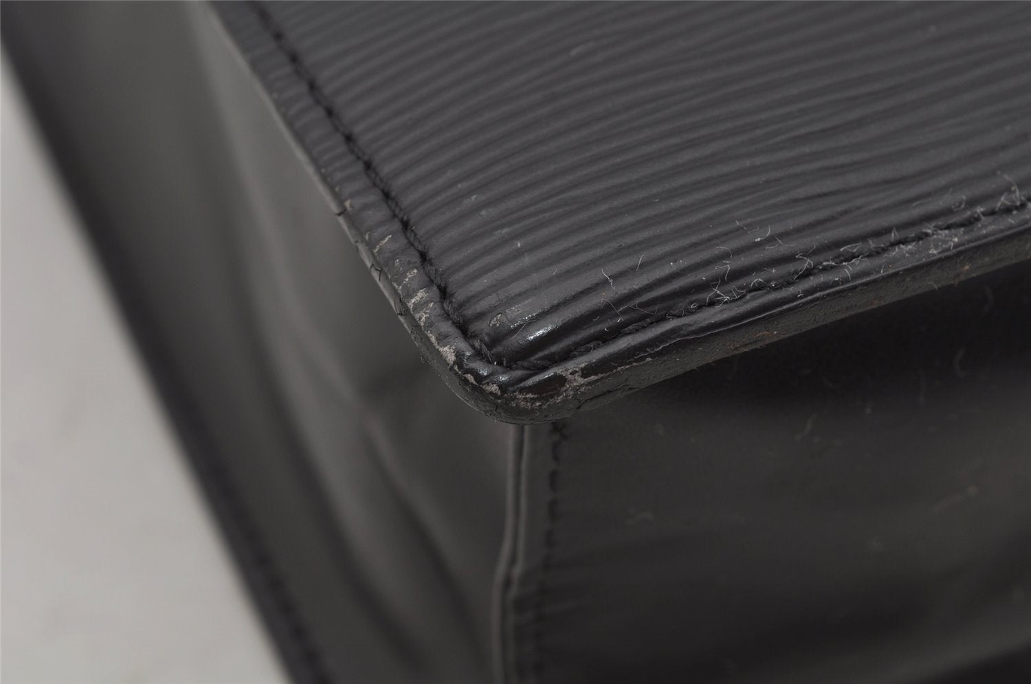 Authentic Louis Vuitton Epi Leather Sac Plat Hand Bag M59082 Black LV Junk 0300J