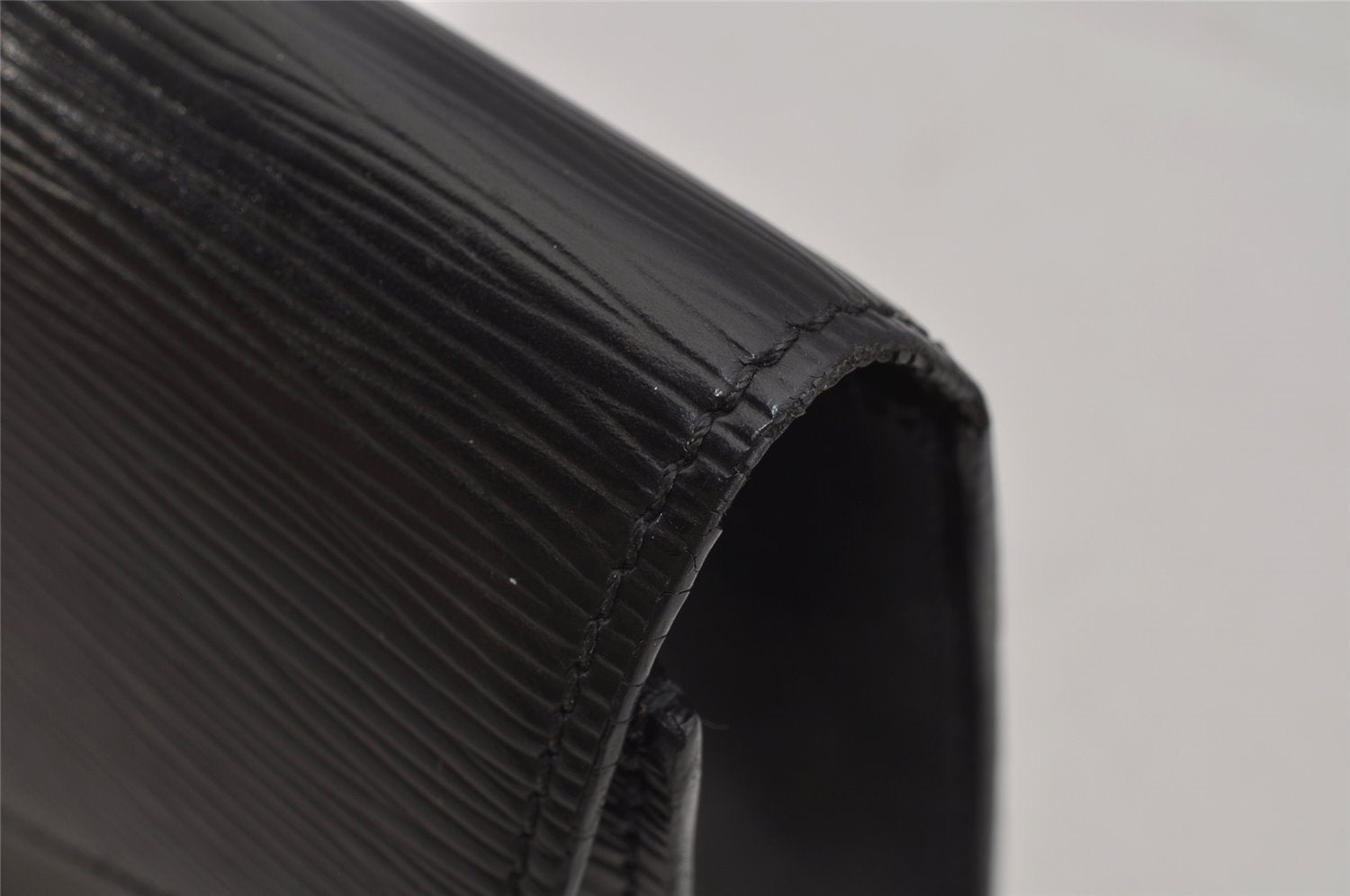 Authentic Louis Vuitton Epi Sellier Dragonne Clutch Bag Black M52612 LV 0301J