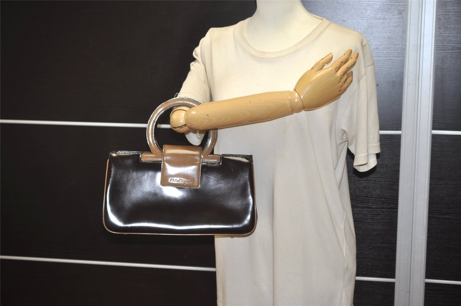 Authentic Salvatore Ferragamo Vintage Gancini Leather Hand Bag Purse Brown 0302K