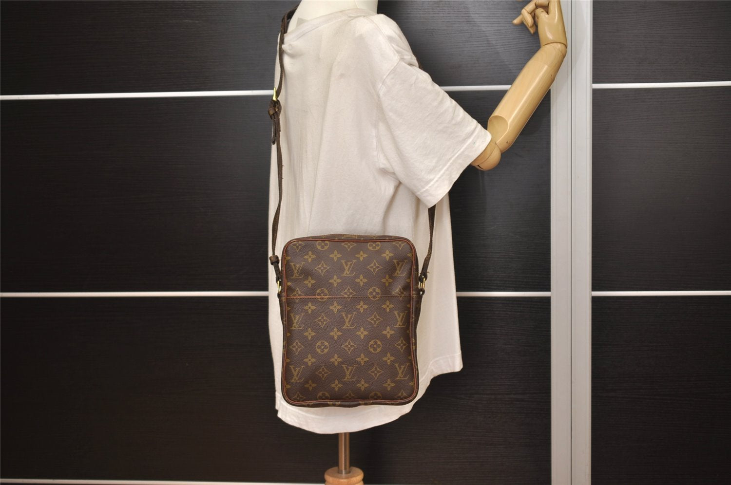 Authentic Louis Vuitton Monogram Petit Marceau Shoulder Bag Old Model LV 0303K