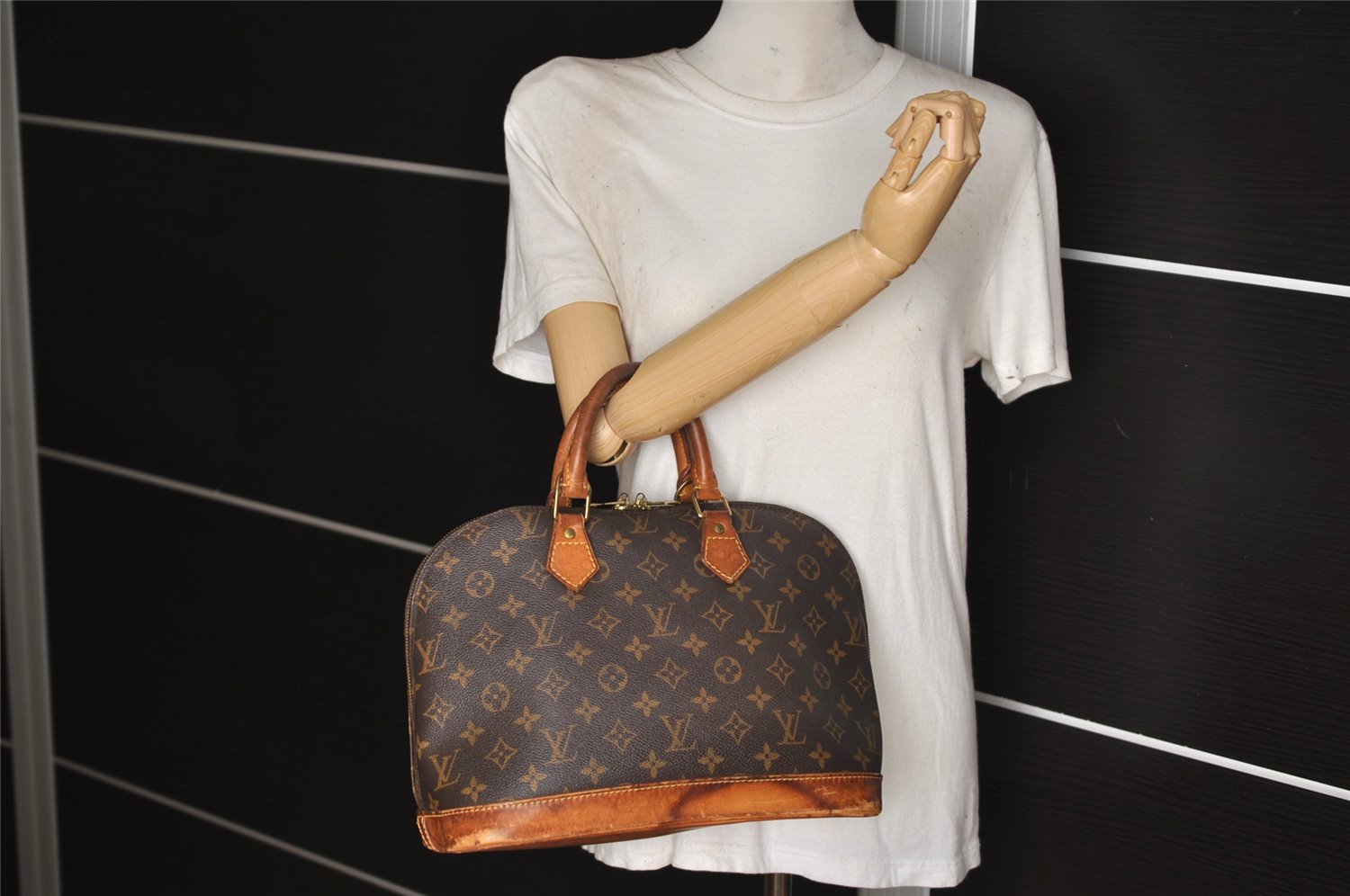 Authentic Louis Vuitton Monogram Alma Hand Bag Purse M51130 LV 0309K