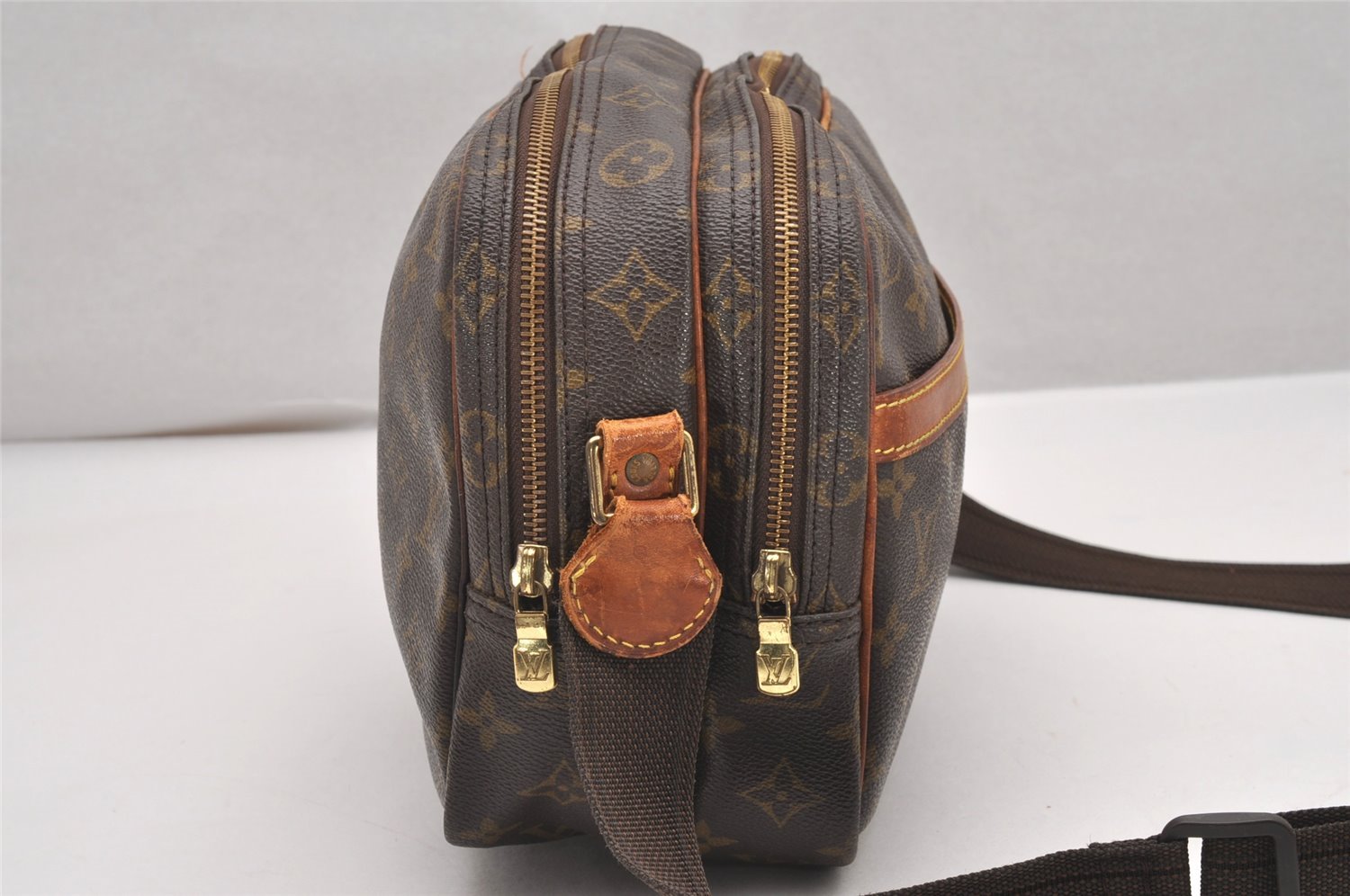 Authentic Louis Vuitton Monogram Reporter PM Shoulder Cross Bag M45254 LV 0311J