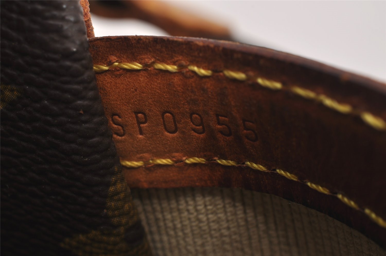 Authentic Louis Vuitton Monogram Reporter PM Shoulder Cross Bag M45254 LV 0311J