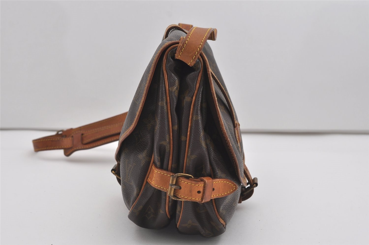 Authentic Louis Vuitton Monogram Saumur 30 Shoulder Cross Bag M42256 LV 0312J