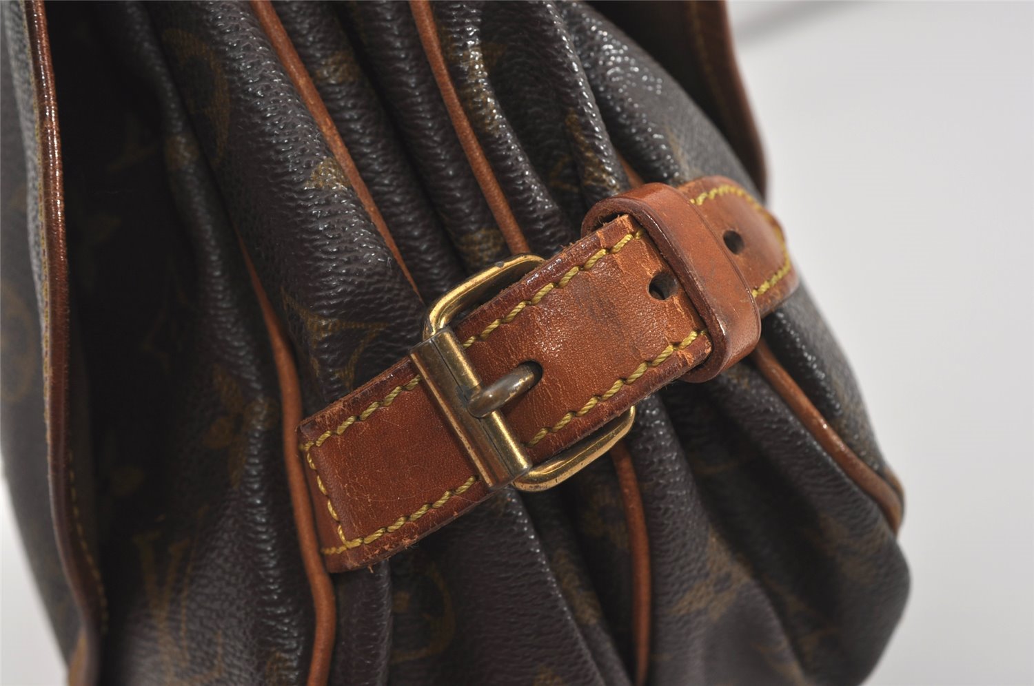 Authentic Louis Vuitton Monogram Saumur 30 Shoulder Cross Bag M42256 LV 0312J