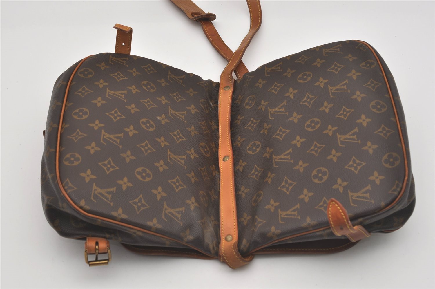 Authentic Louis Vuitton Monogram Saumur 30 Shoulder Cross Bag M42256 LV 0312J