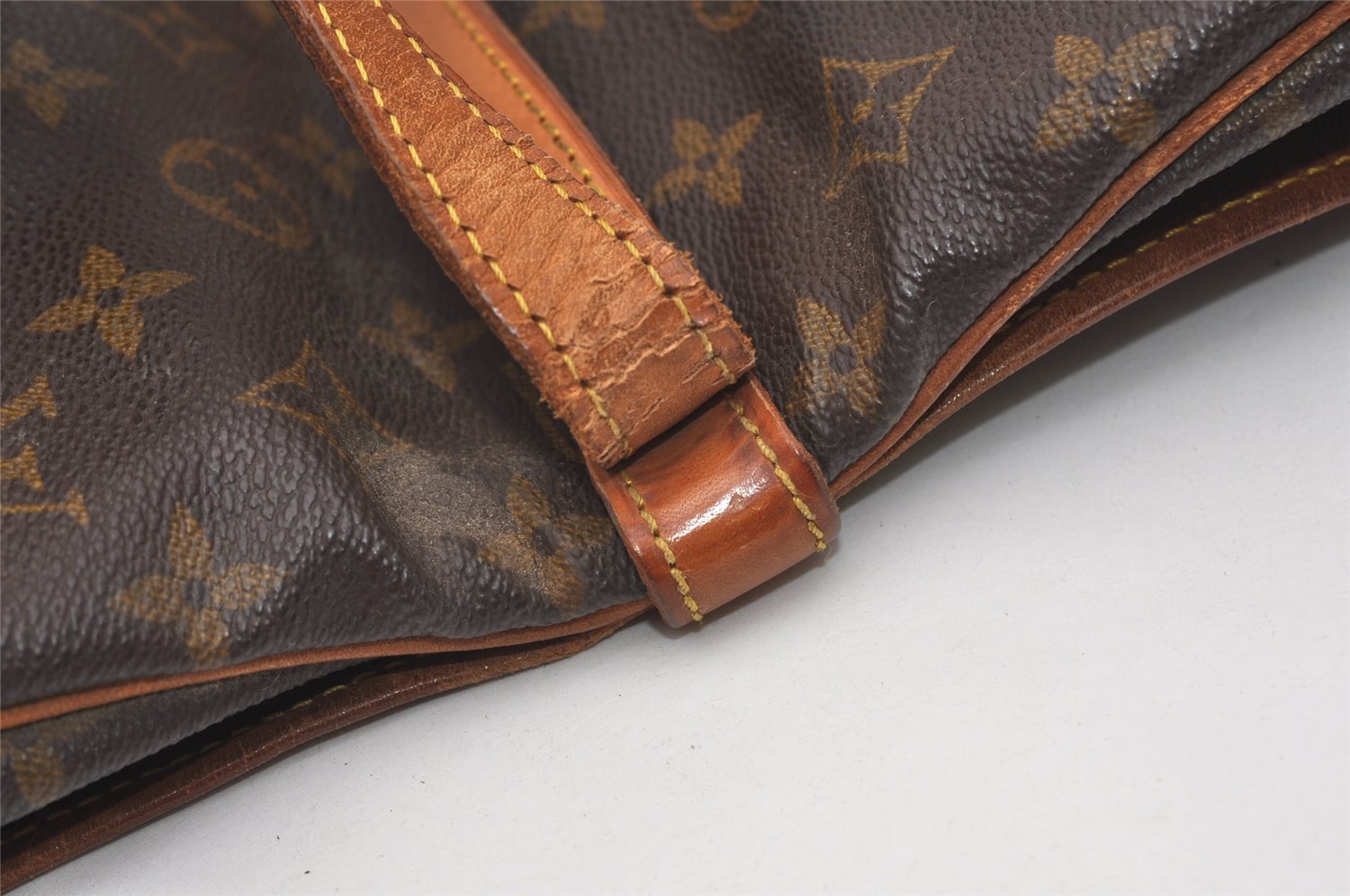 Authentic Louis Vuitton Monogram Saumur 30 Shoulder Cross Bag M42256 LV 0312J