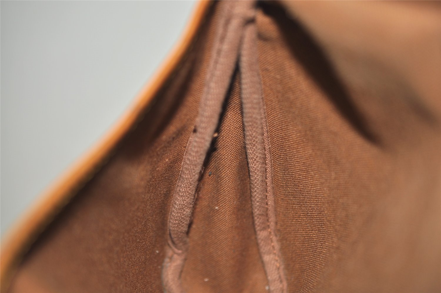 Authentic Louis Vuitton Monogram Saumur 30 Shoulder Cross Bag M42256 LV 0312J