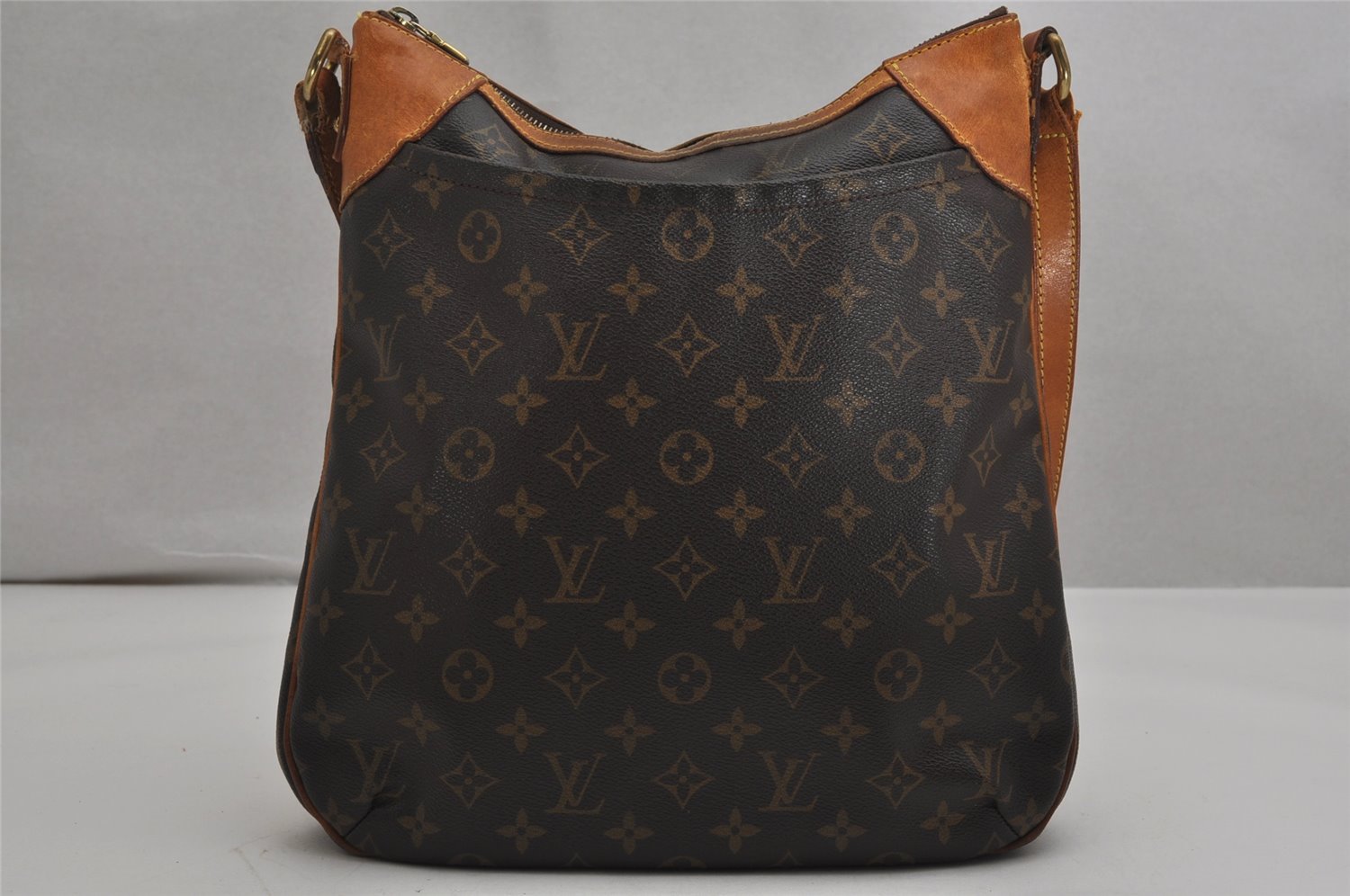 Authentic Louis Vuitton Monogram Odeon MM Shoulder Cross Bag M56389 LV 0322K