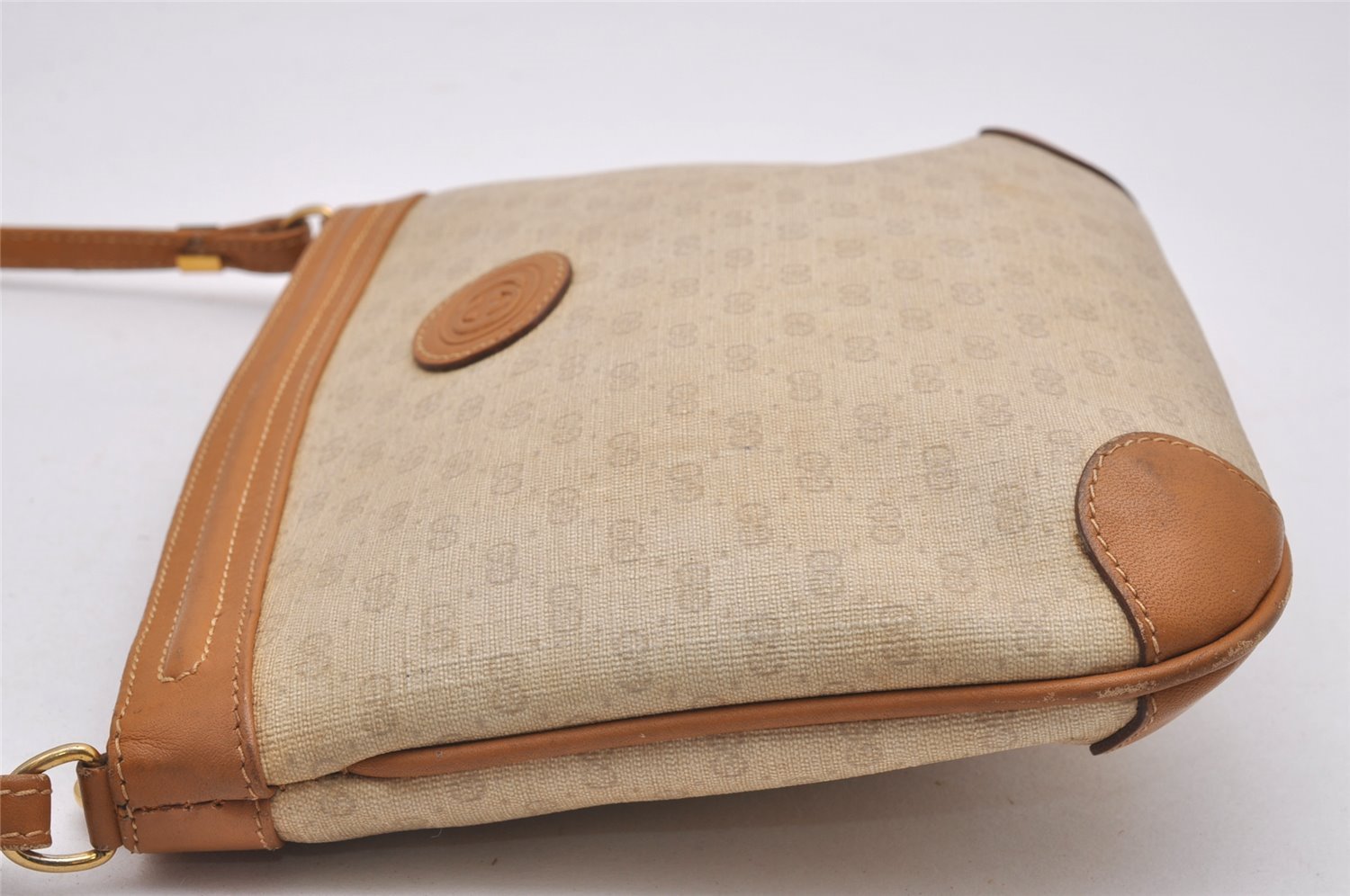 Authentic GUCCI Micro GG PVC Leather Shoulder Cross Bag Purse White Junk 0326J