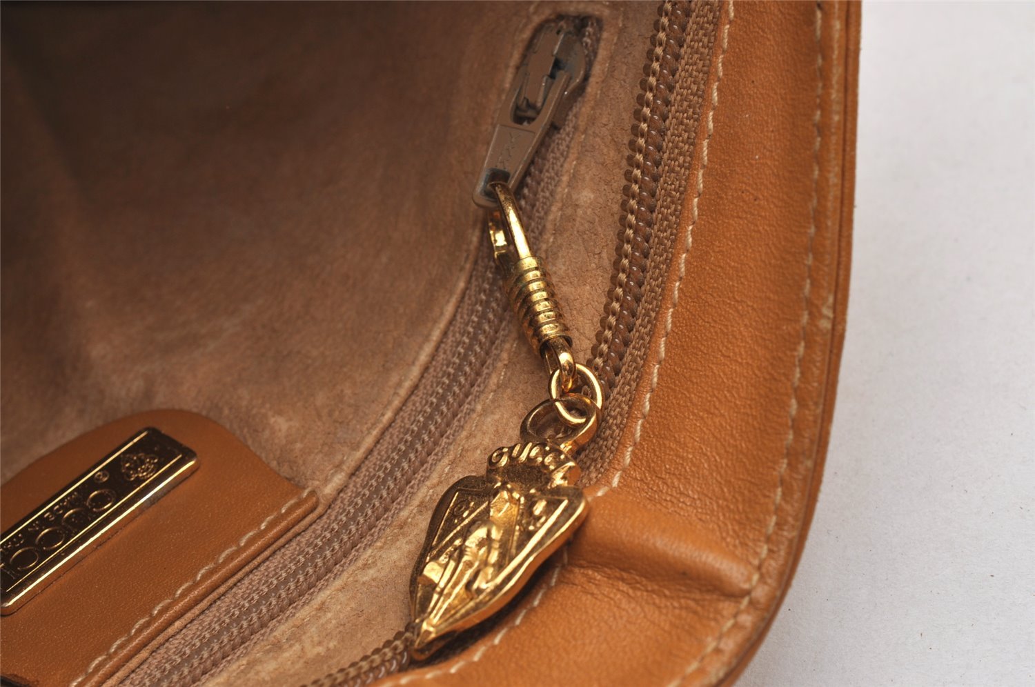 Authentic GUCCI Micro GG PVC Leather Shoulder Cross Bag Purse White Junk 0326J