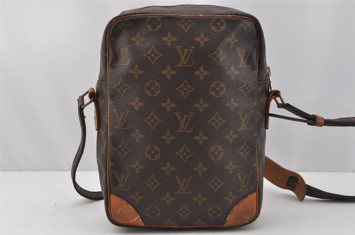 Authentic Louis Vuitton Monogram Danube GM Shoulder Cross Bag M45262 LV 0334J