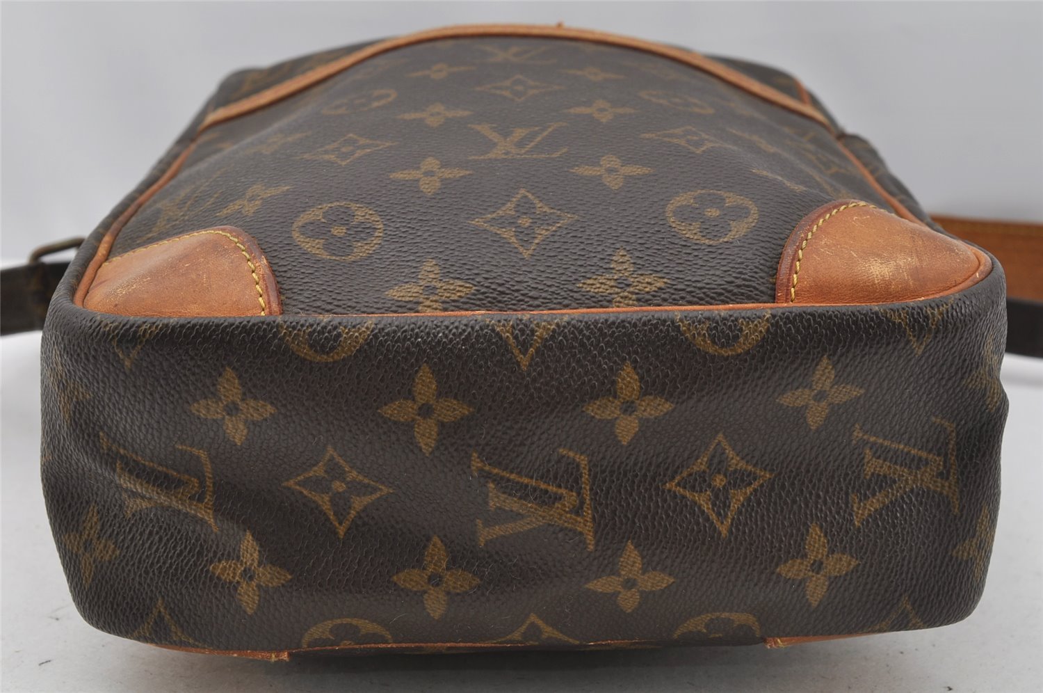 Authentic Louis Vuitton Monogram Danube GM Shoulder Cross Bag M45262 LV 0334J