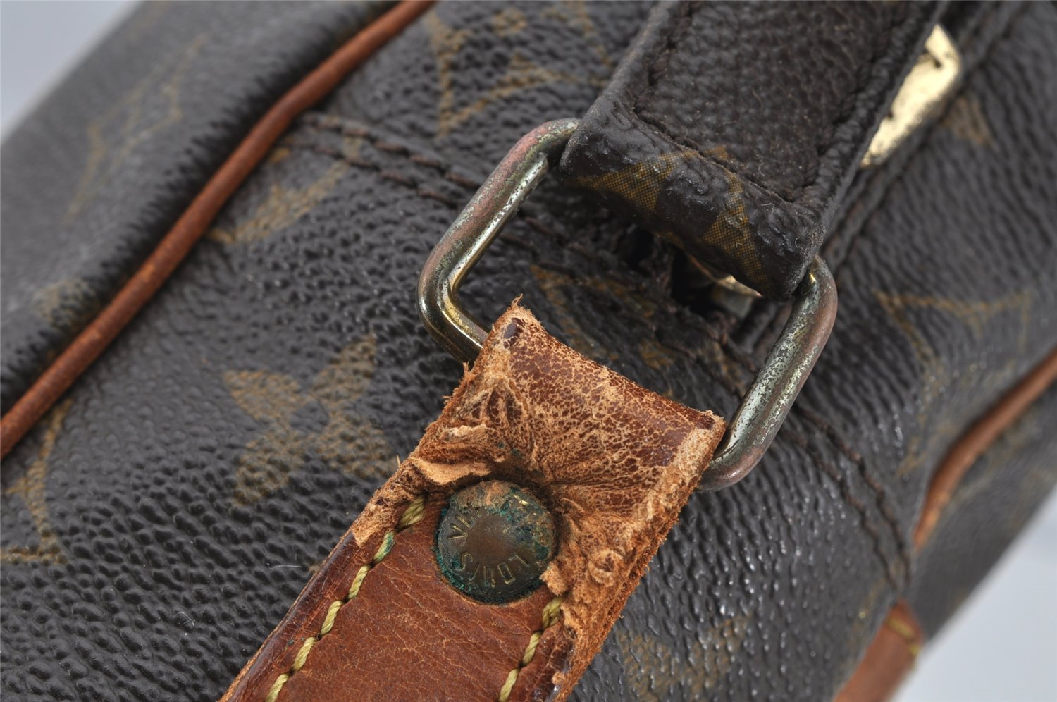 Authentic Louis Vuitton Monogram Danube GM Shoulder Cross Bag M45262 LV 0334J