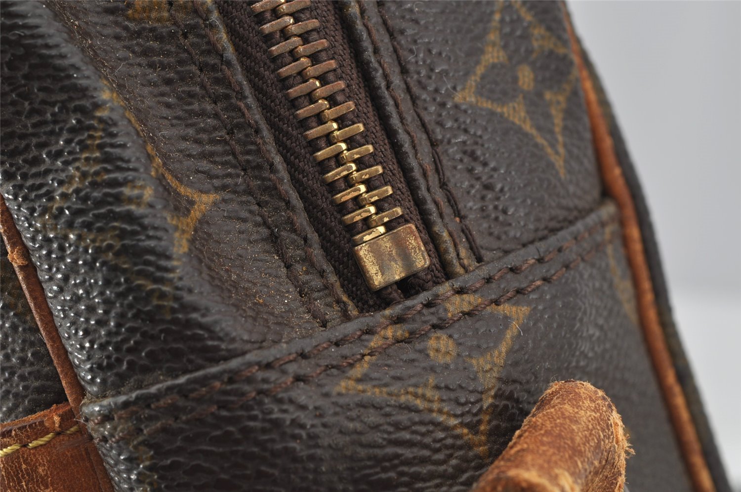 Authentic Louis Vuitton Monogram Danube GM Shoulder Cross Bag M45262 LV 0334J