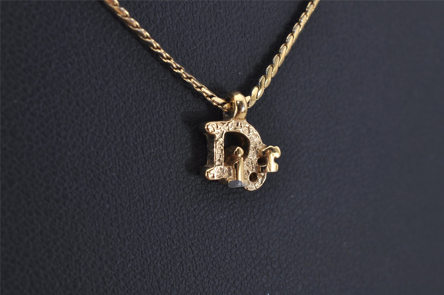 Authentic Christian Dior Gold Tone Chain Pendant Necklace CD 0370K