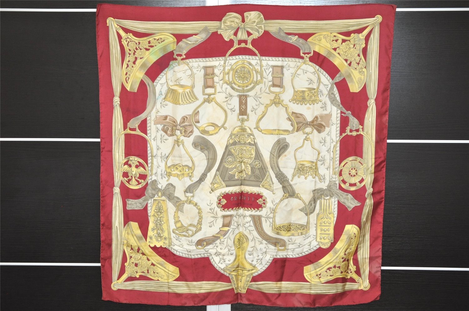 Authentic HERMES Carre 90 Scarf 