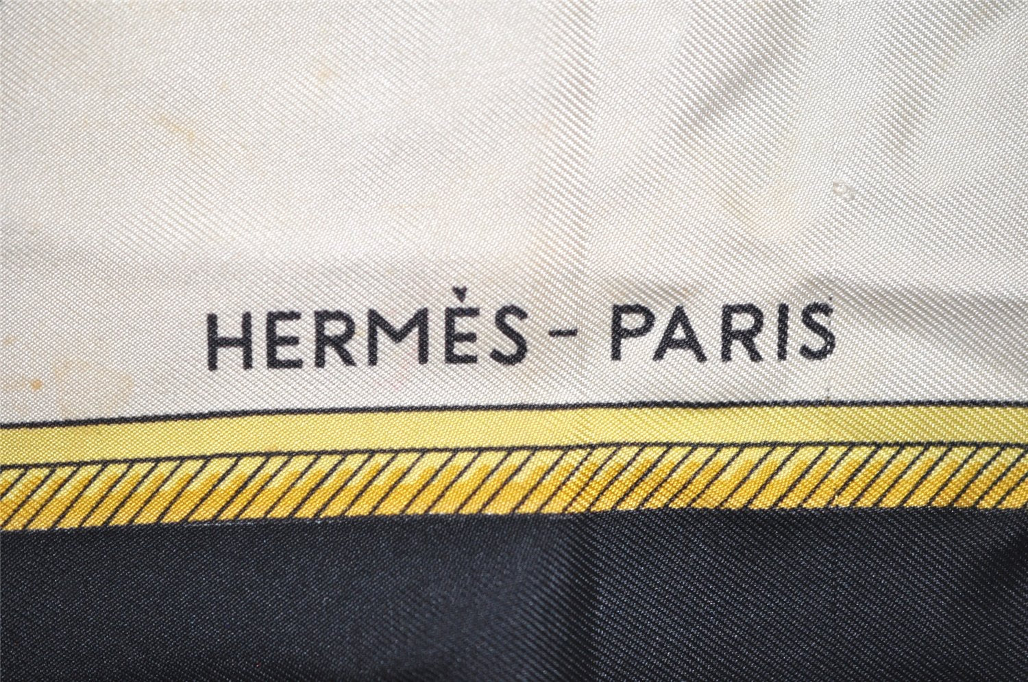 Authentic HERMES Carre 90 Scarf 