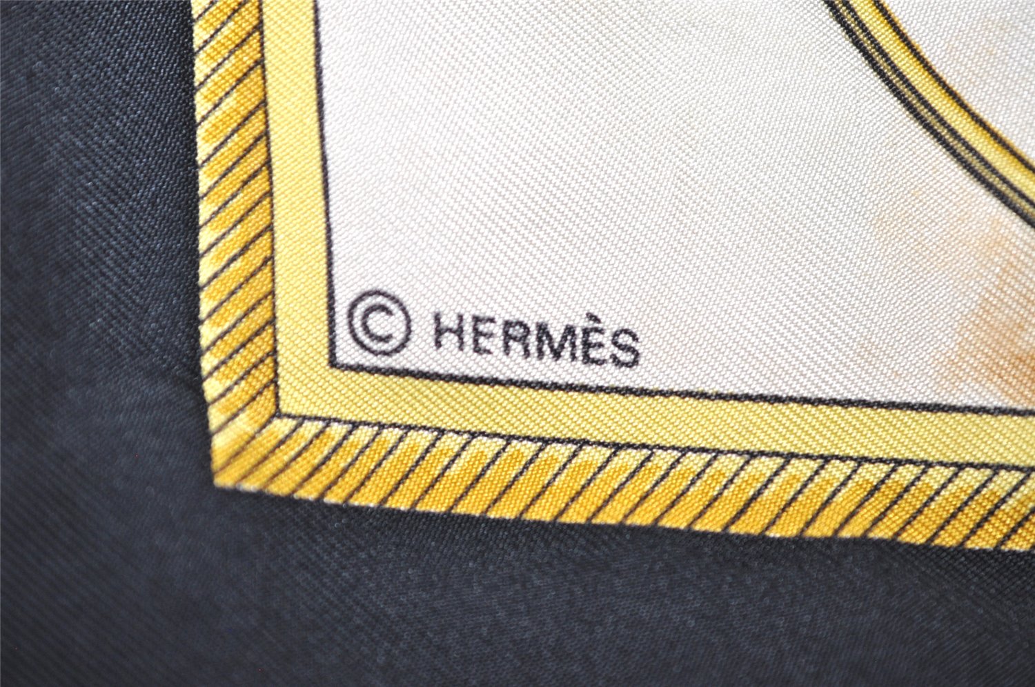 Authentic HERMES Carre 90 Scarf 