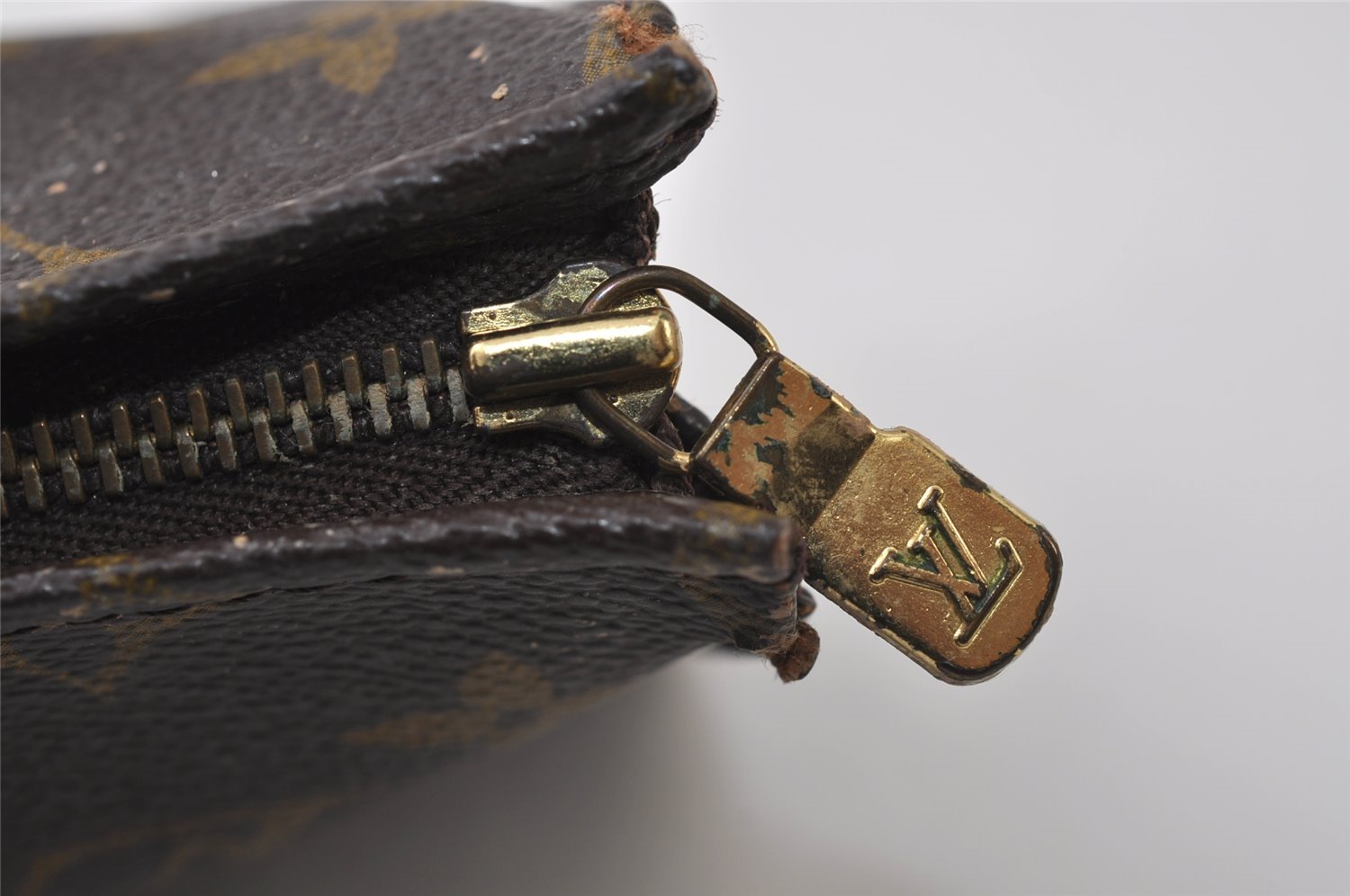 Auth Louis Vuitton Monogram Poche Toilette 15 M47546 Cosmetics Pouch Junk 0376J