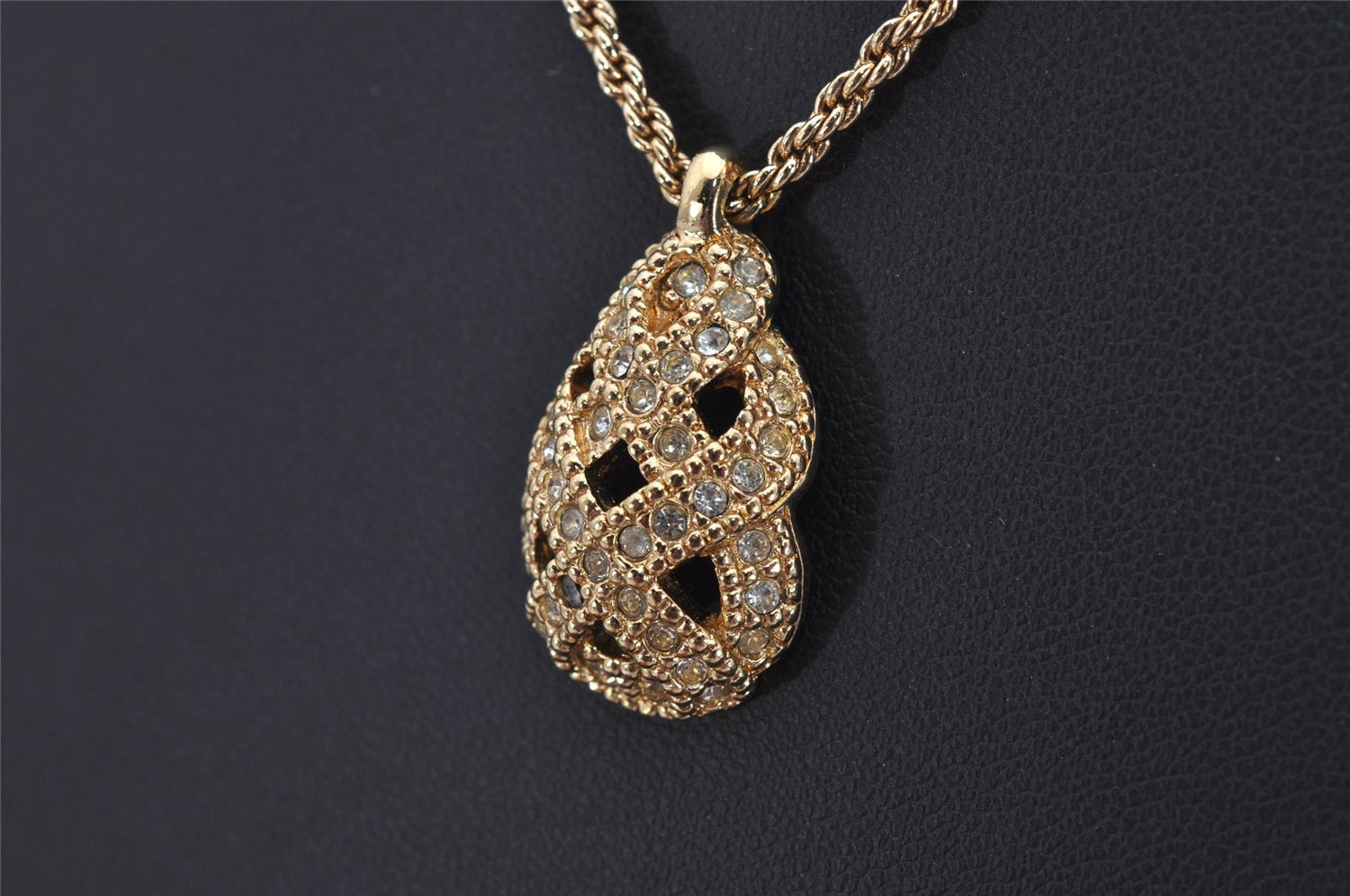 Authentic Christian Dior Gold Tone Chain Rhinestone Pendant Necklace CD 0390K