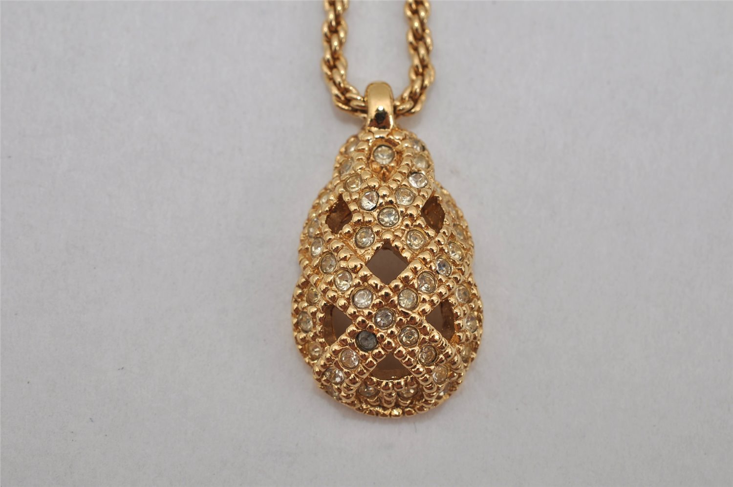 Authentic Christian Dior Gold Tone Chain Rhinestone Pendant Necklace CD 0390K