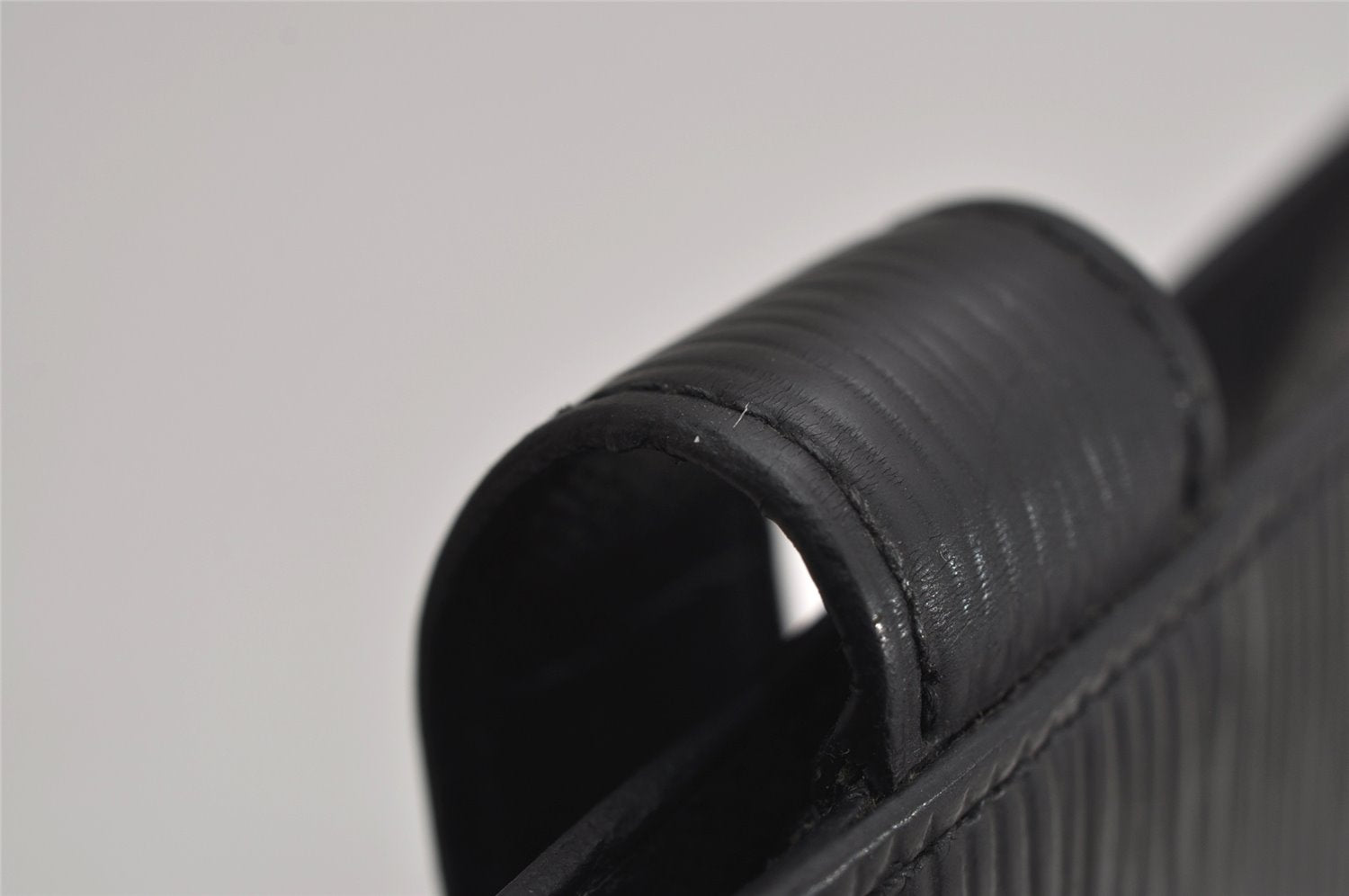 Authentic Louis Vuitton Epi Agenda MM Notebook Cover Black R20202 LV 0394K