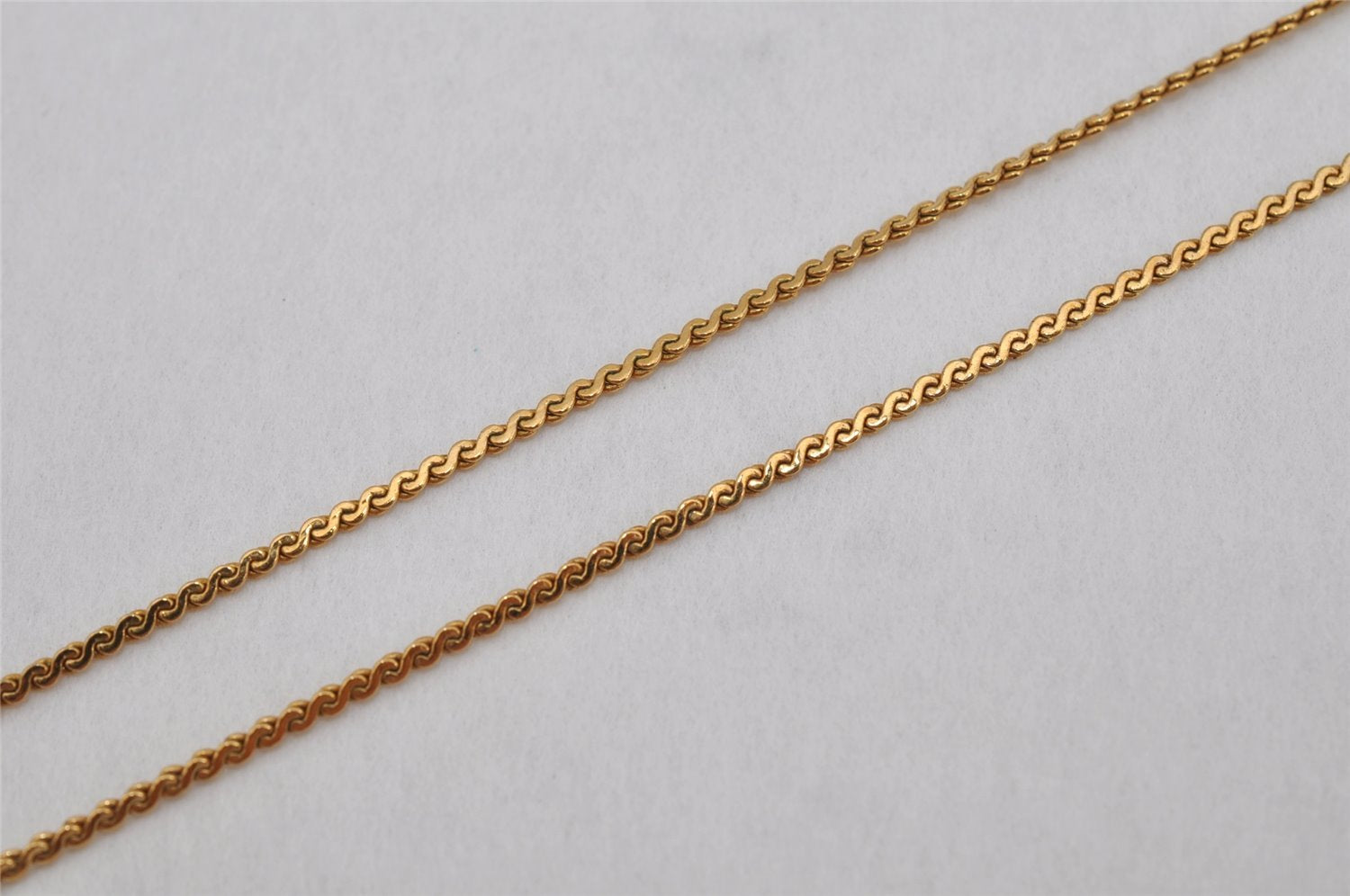 Authentic Christian Dior Gold Tone Chain Rhinestone Pendant Necklace CD 0398K