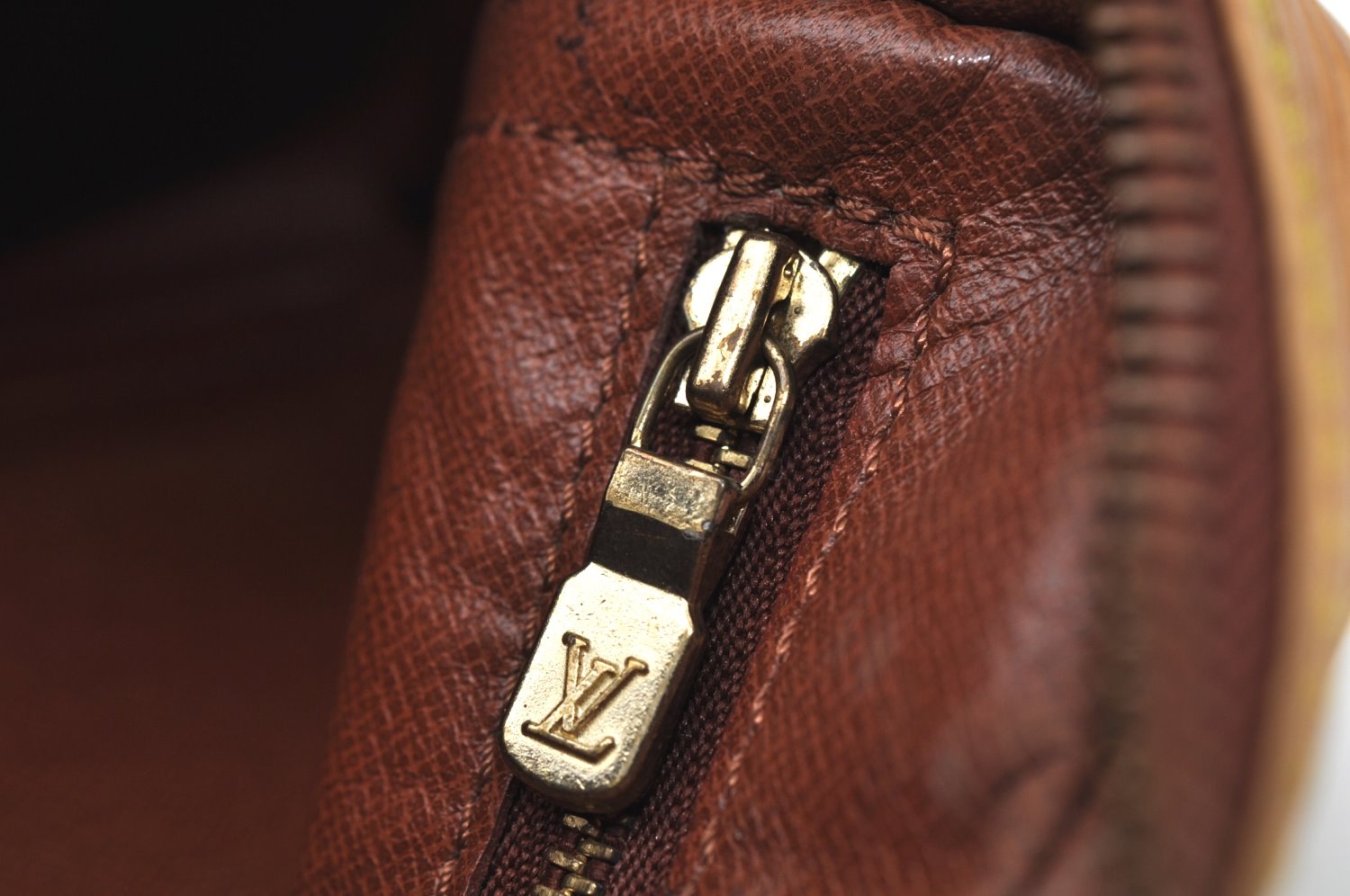 Authentic Louis Vuitton Epi Trocadero 24 Shoulder Cross Bag M52316 Beige 0399I