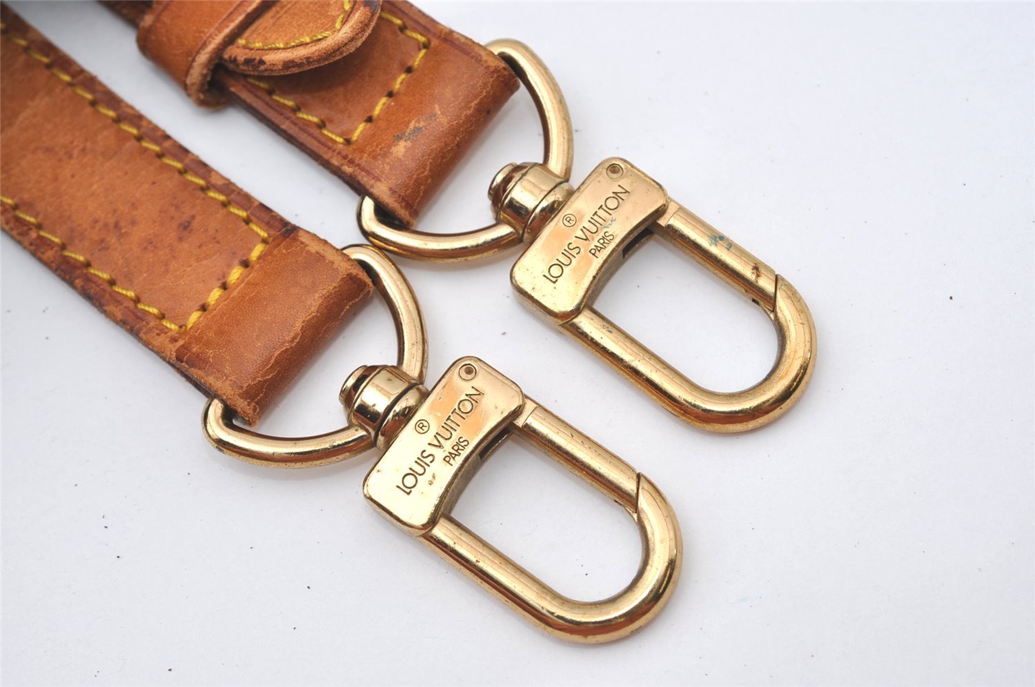 Authentic Louis Vuitton Leather Shoulder Strap Beige 41.7-48.8