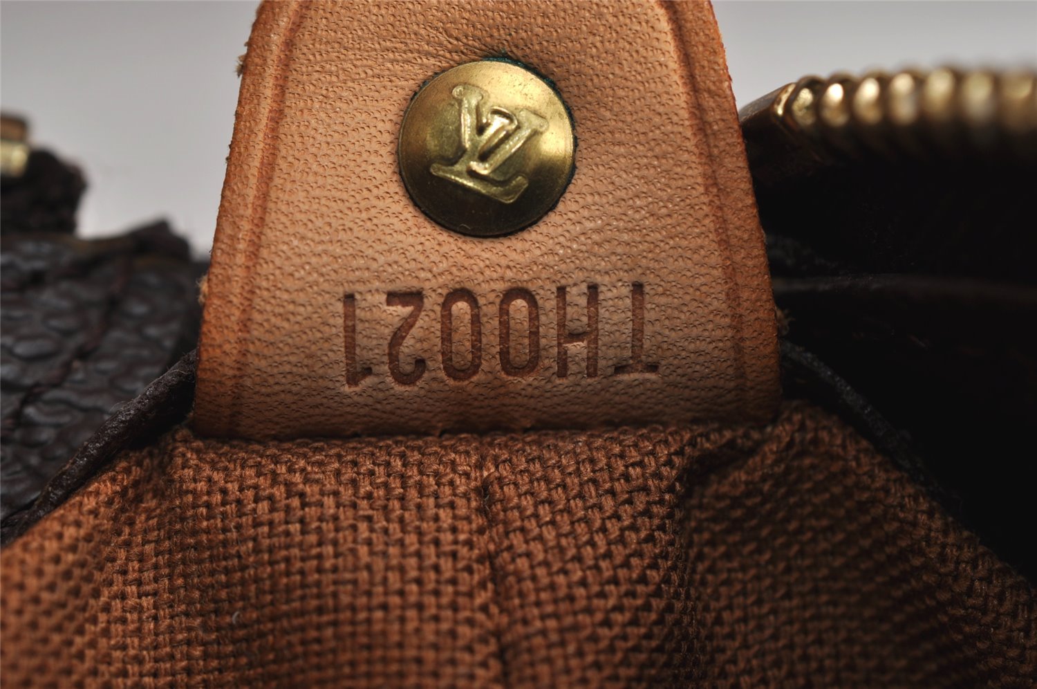 Authentic Louis Vuitton Monogram Cabas Mezzo Shoulder Tote Bag M51151 LV 0401K