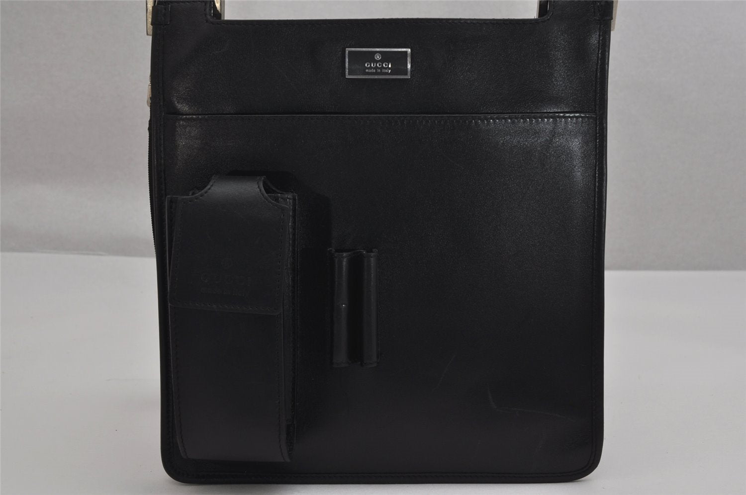 Authentic GUCCI Vintage Shoulder Cross Body Bag Purse Leather Black 0402K