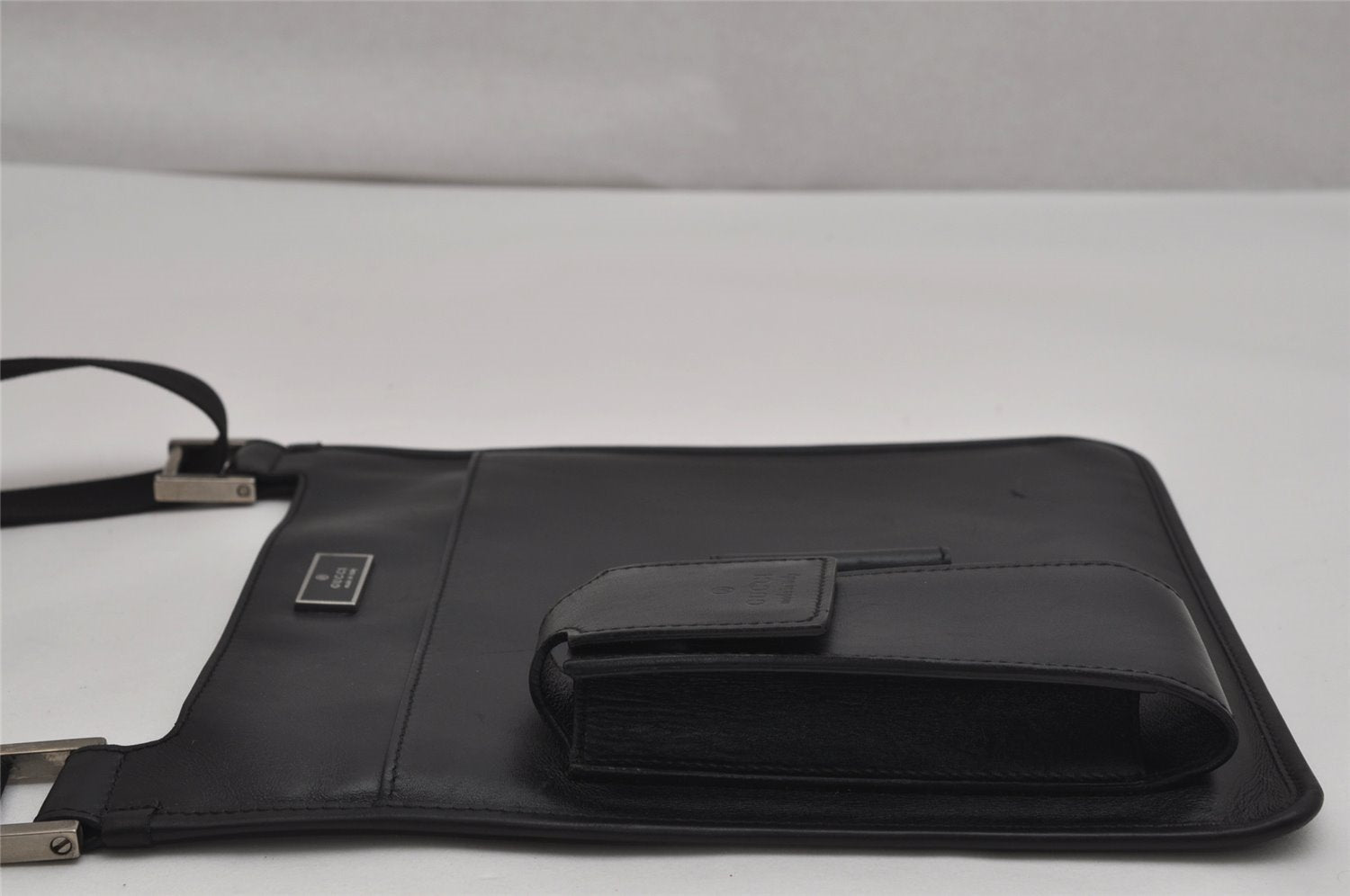 Authentic GUCCI Vintage Shoulder Cross Body Bag Purse Leather Black 0402K