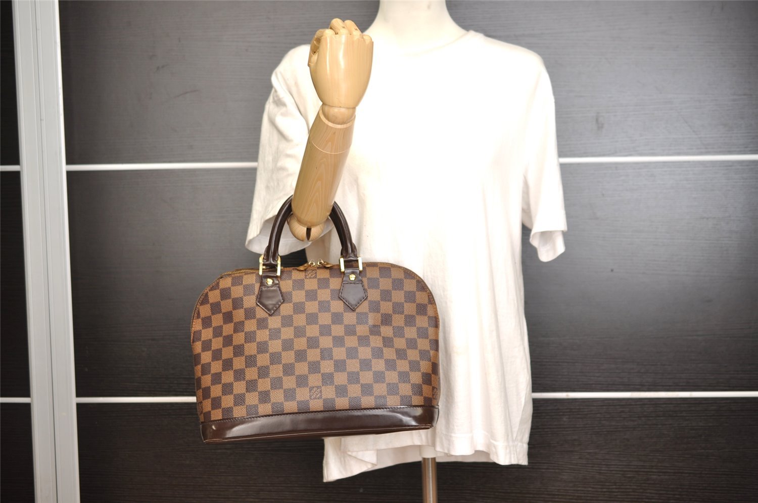 Authentic Louis Vuitton Damier Alma Hand Bag Purse N51131 LV 0403J