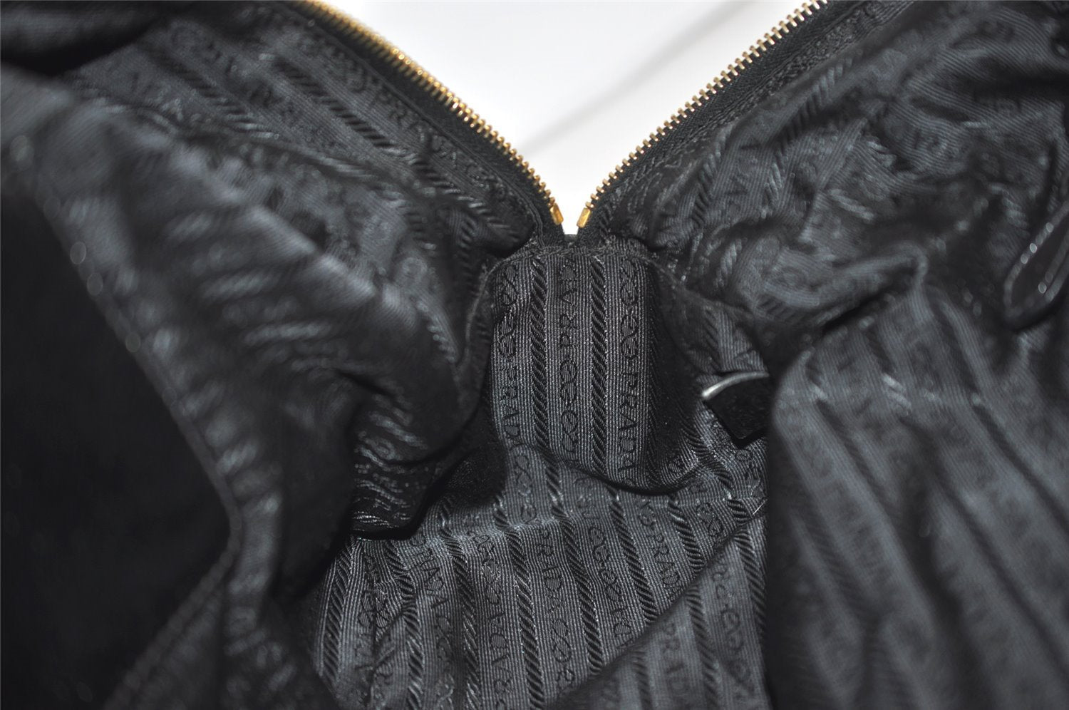 Authentic PRADA Vintage Nylon Tessuto Enamel Shoulder Bag Black 0408J