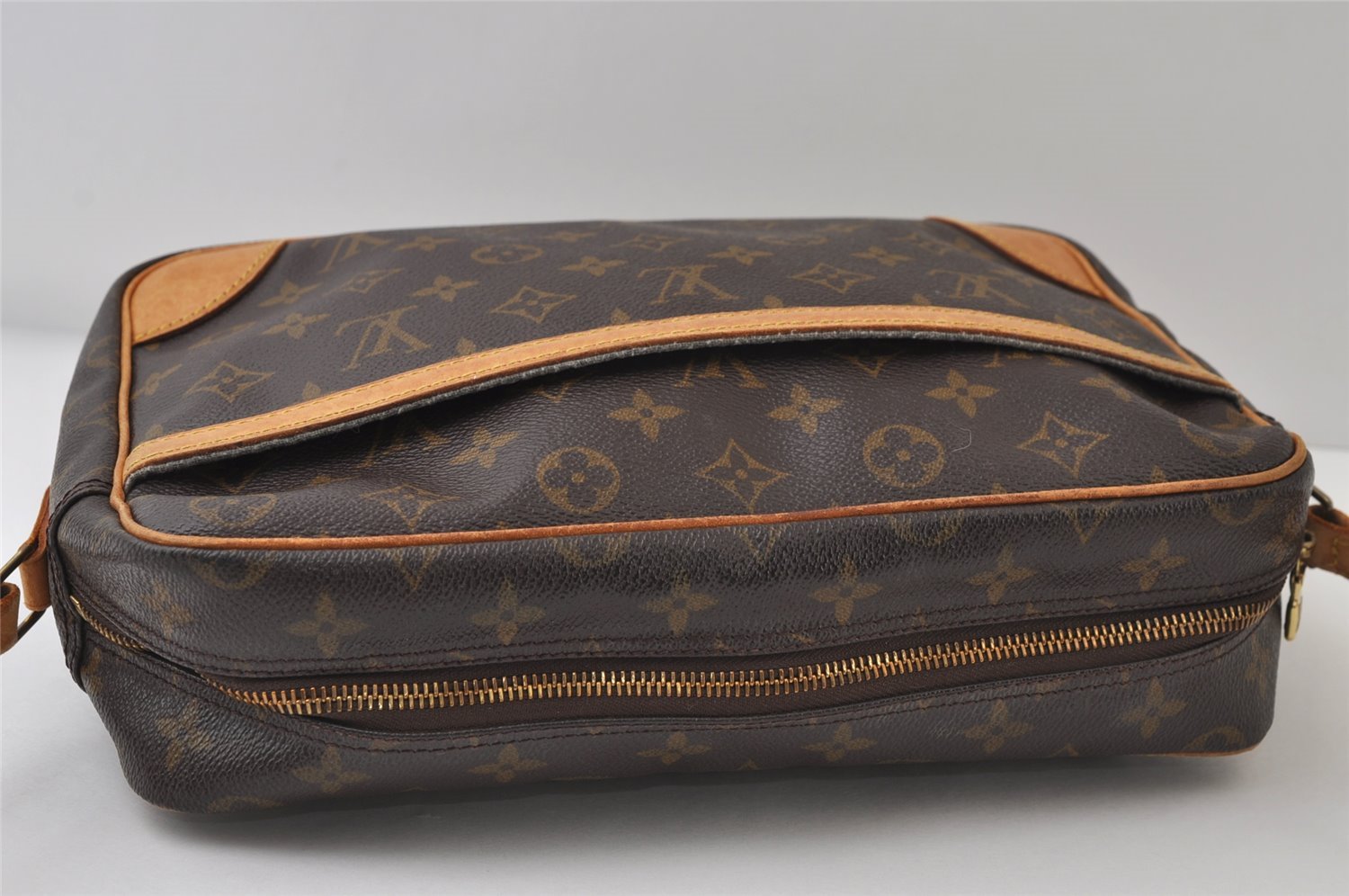 Authentic Louis Vuitton Monogram Trocadero 30 Shoulder Cross Bag M51272 LV 0414J