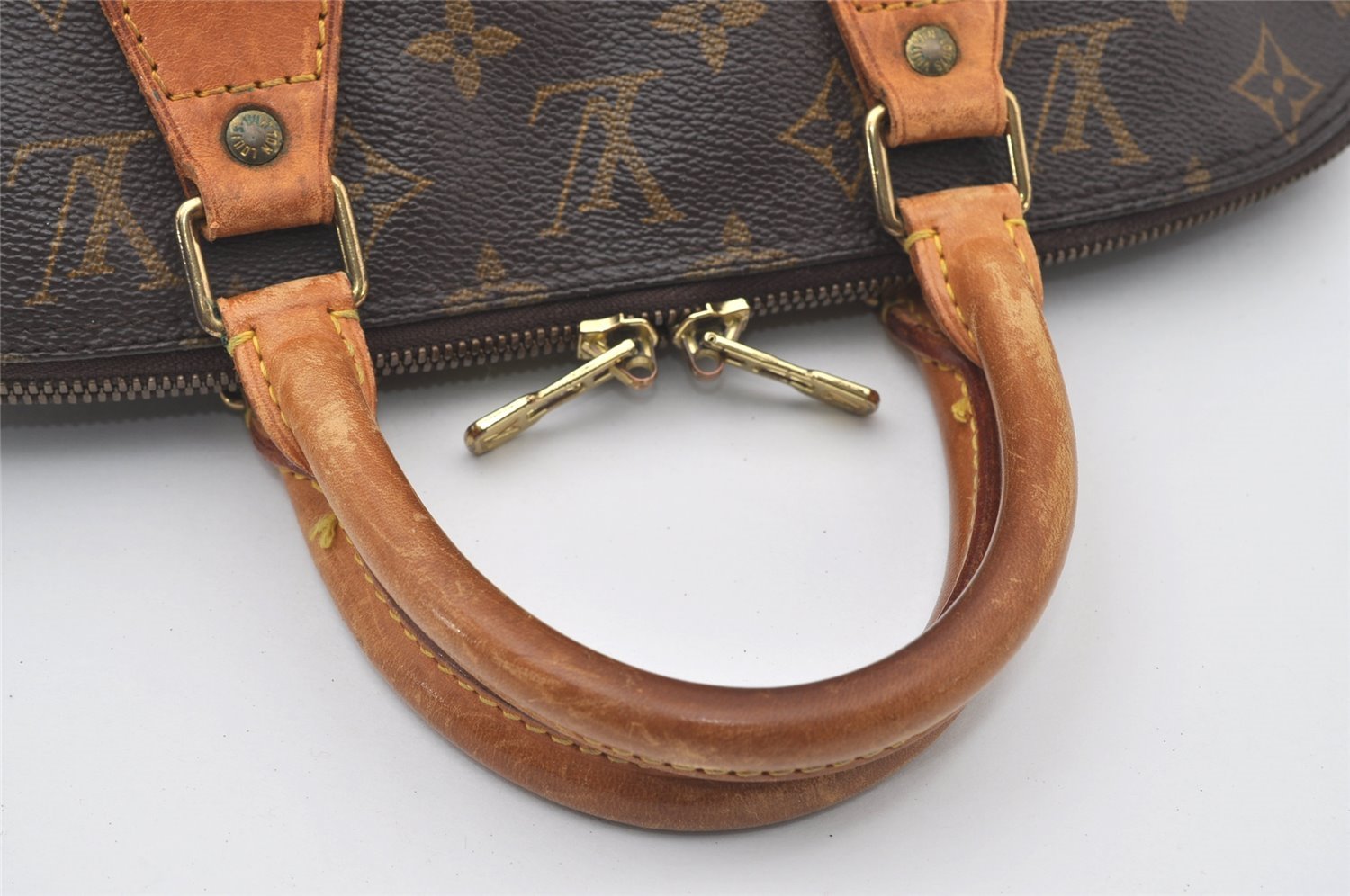 Authentic Louis Vuitton Monogram Alma Hand Bag Purse M51130 LV 0424J