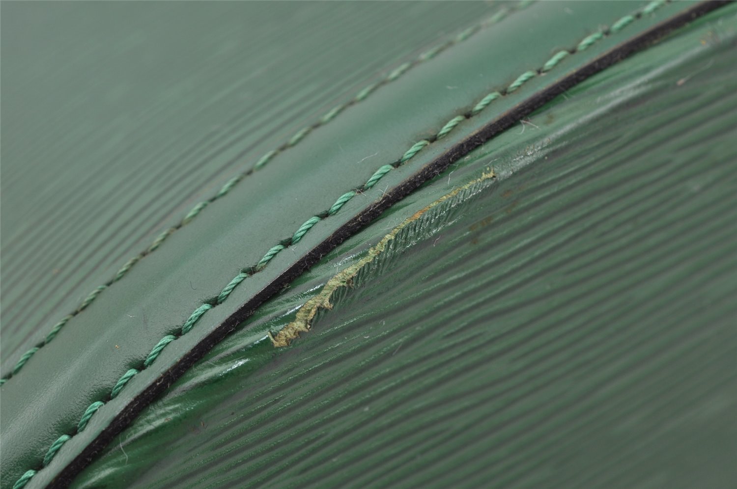 Authentic Louis Vuitton Epi Cluny Shoulder Bag Purse Green M52254 LV 0433J