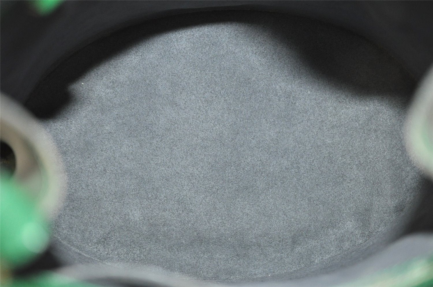 Authentic Louis Vuitton Epi Cluny Shoulder Bag Purse Green M52254 LV 0433J