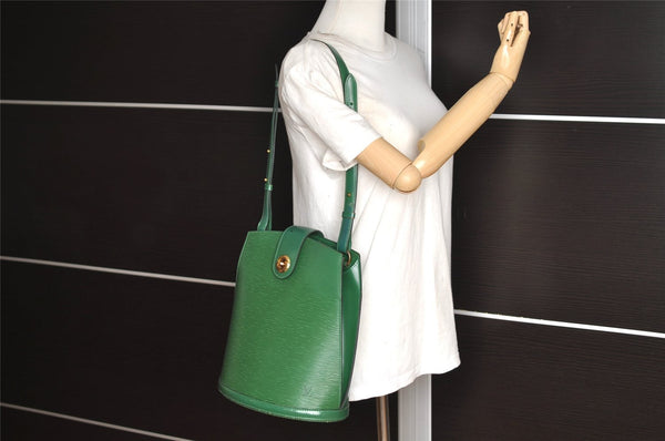Authentic Louis Vuitton Epi Cluny Shoulder Bag Purse Green M52254 LV 0433J
