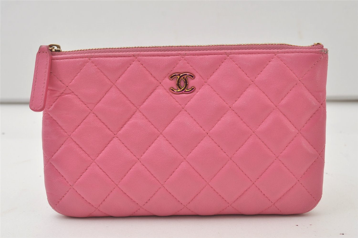 Authentic CHANEL Vintage Calf Skin Matelasse Pouch Purse Pink CC Box 0437J