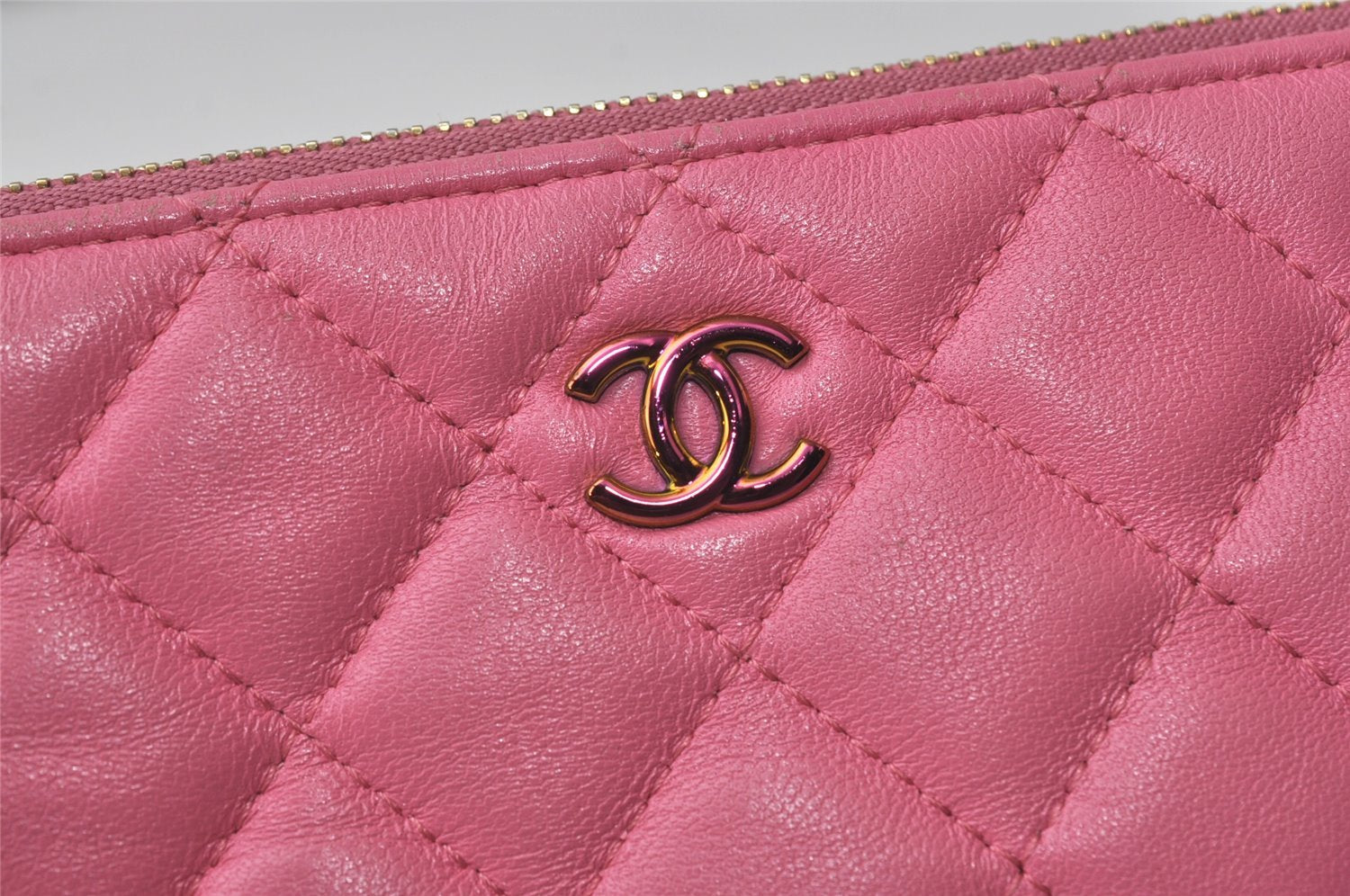 Authentic CHANEL Vintage Calf Skin Matelasse Pouch Purse Pink CC Box 0437J