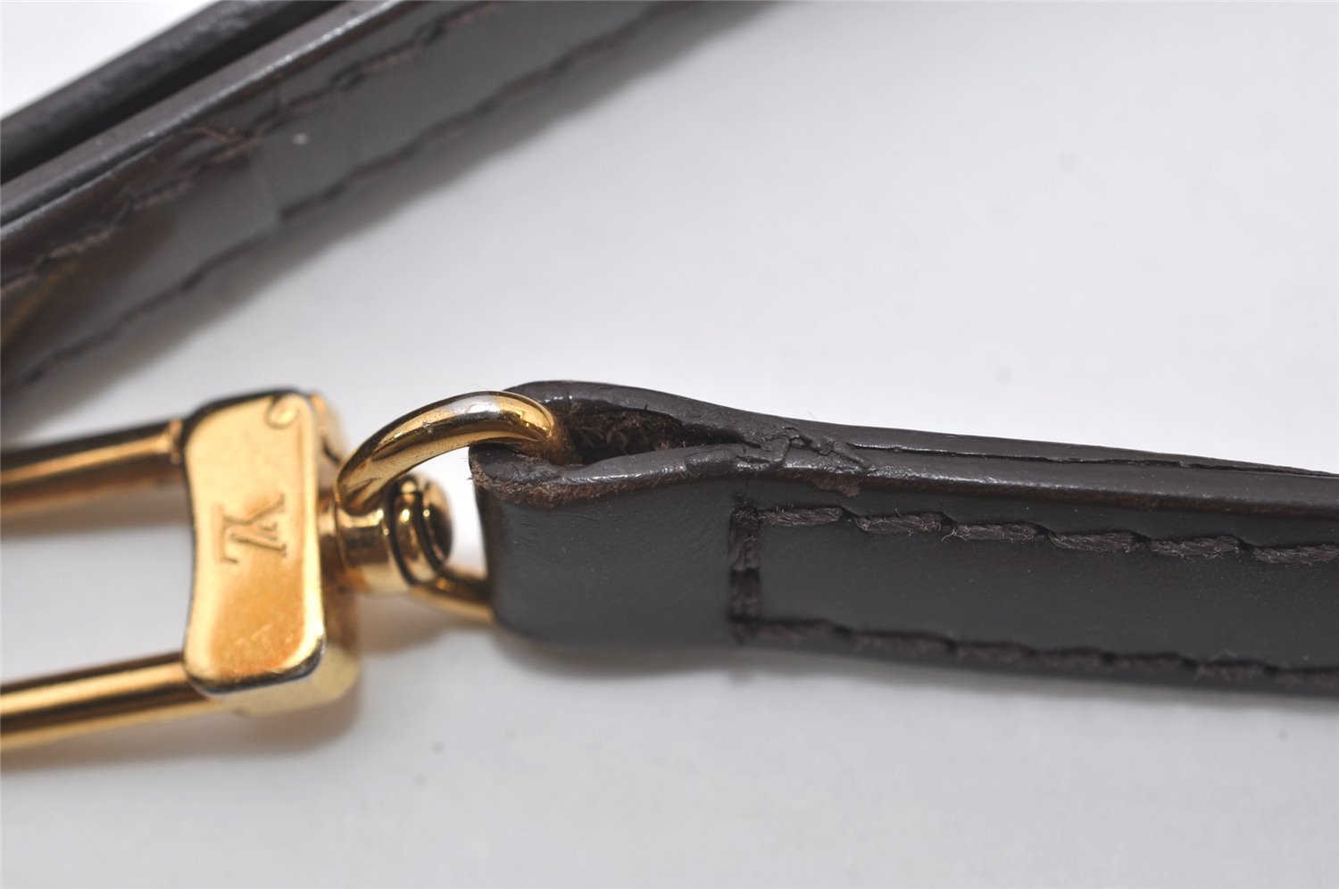 Authentic Louis Vuitton Leather Shoulder Strap Brown 39.8-46.9