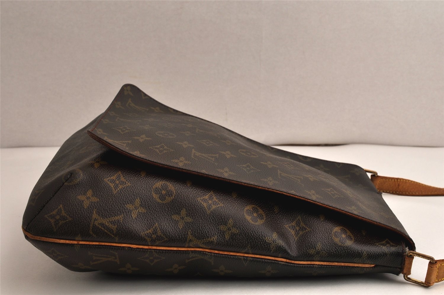 Authentic Louis Vuitton Monogram Musette Shoulder Cross Body Bag M51256 LV 0446K