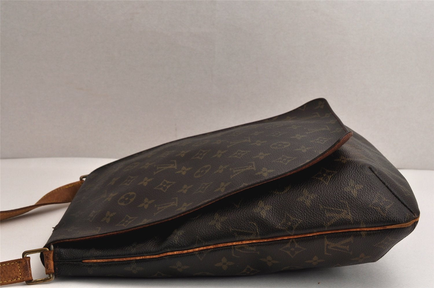 Authentic Louis Vuitton Monogram Musette Shoulder Cross Body Bag M51256 LV 0446K