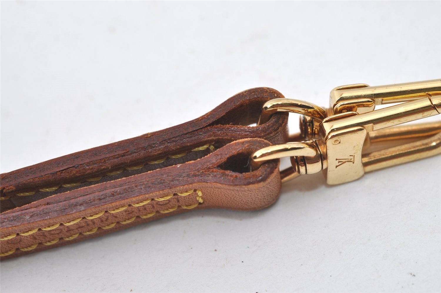 Authentic Louis Vuitton Leather Shoulder Strap Beige 46.7