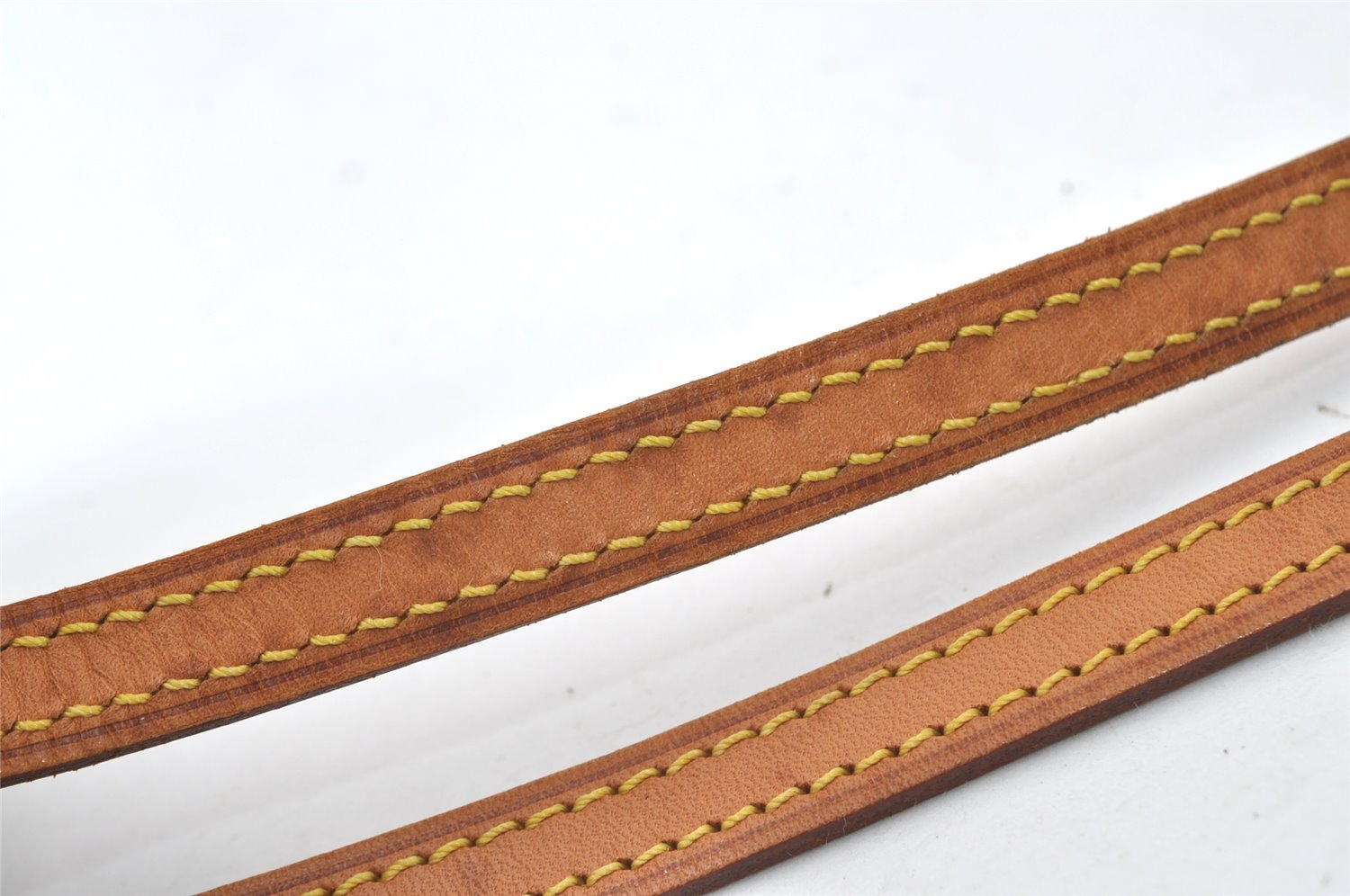 Authentic Louis Vuitton Leather Shoulder Strap Beige 46.7