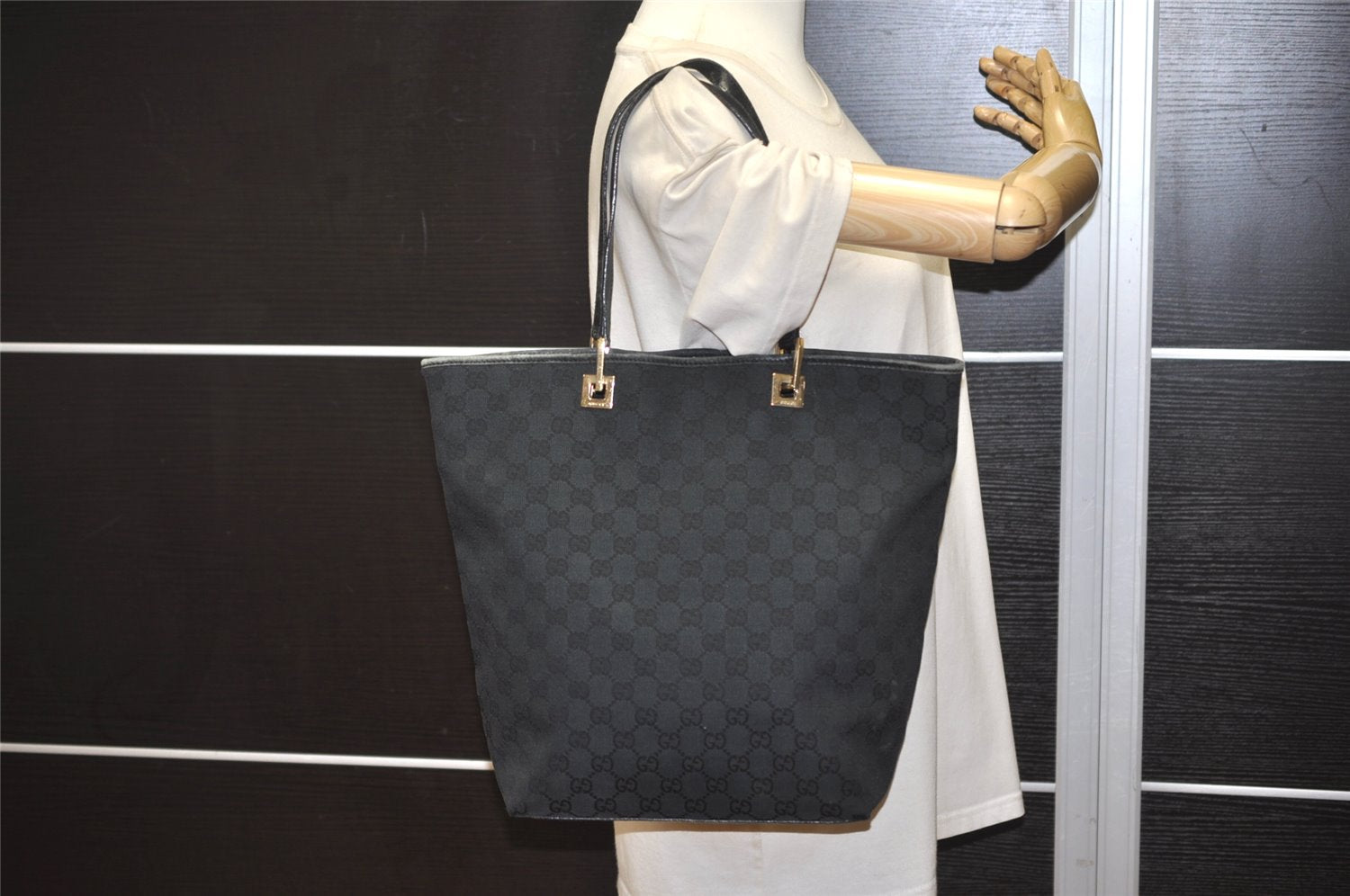 Authentic GUCCI Vintage Shoulder Tote Bag GG Canvas Leather 0021098 Black 0449K