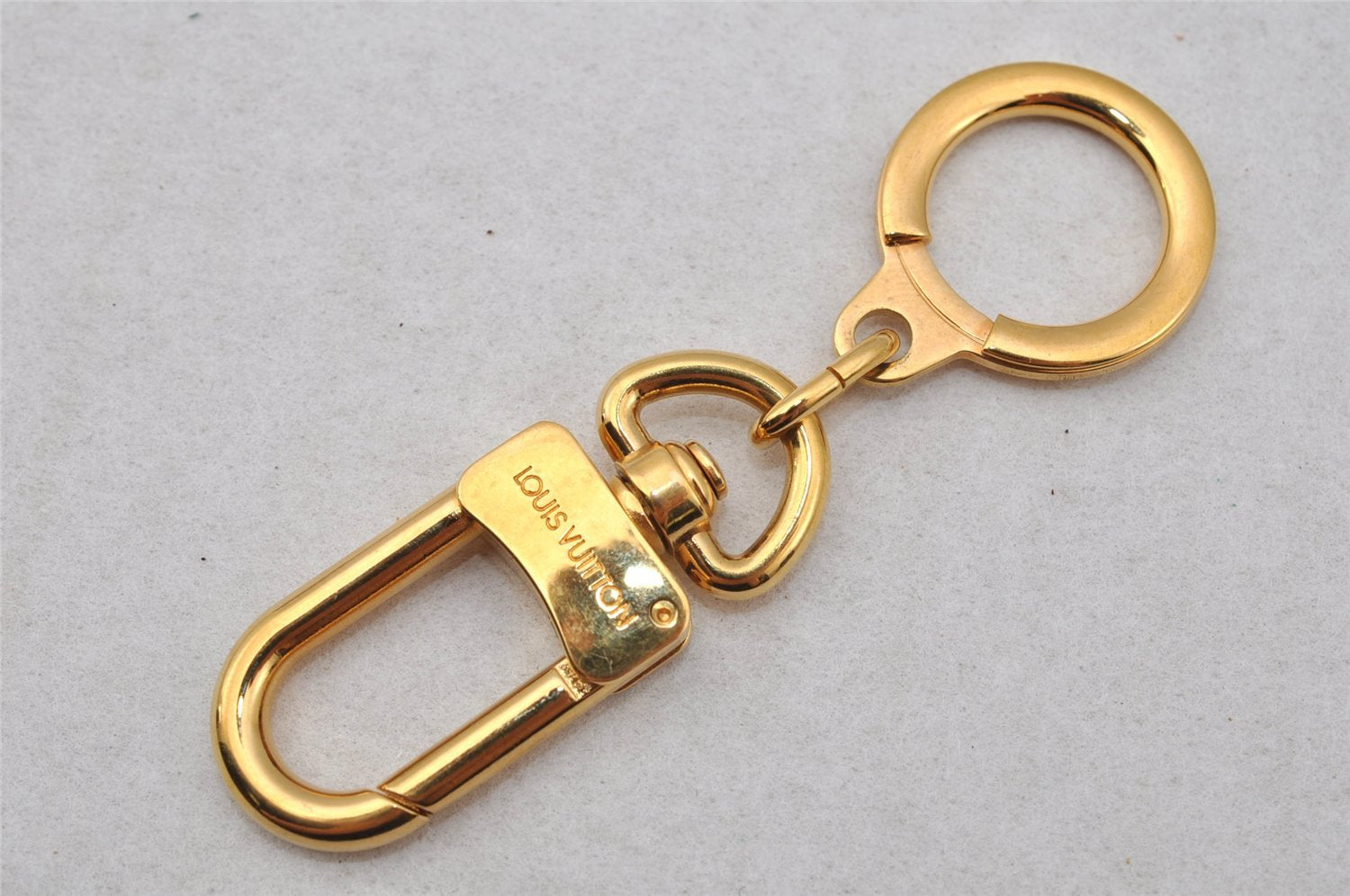 Authentic Louis Vuitton Charm Key Chain Anokre Gold M62698 LV 0452J